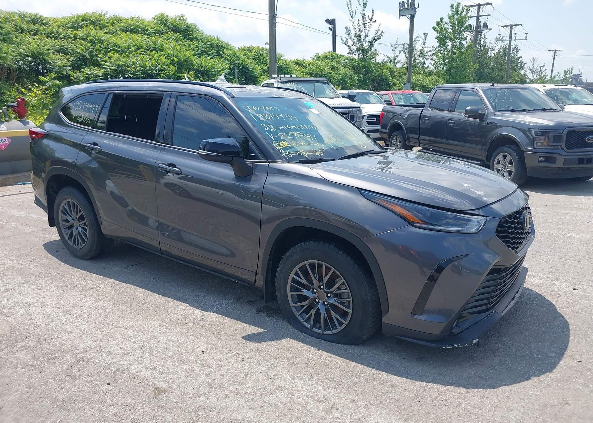 2022 TOYOTA HIGHLANDER XSE