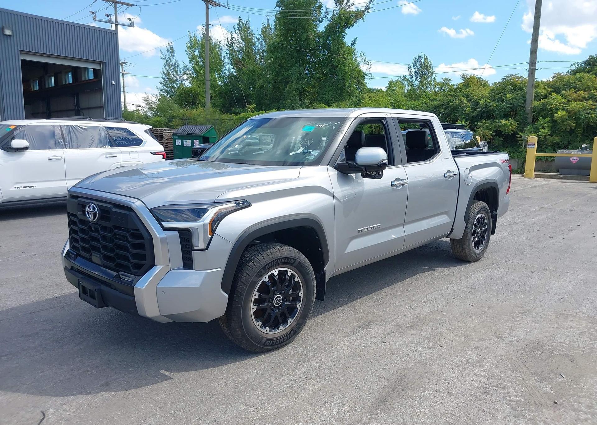 2024 TOYOTA TUNDRA CREWMAX LIMITED