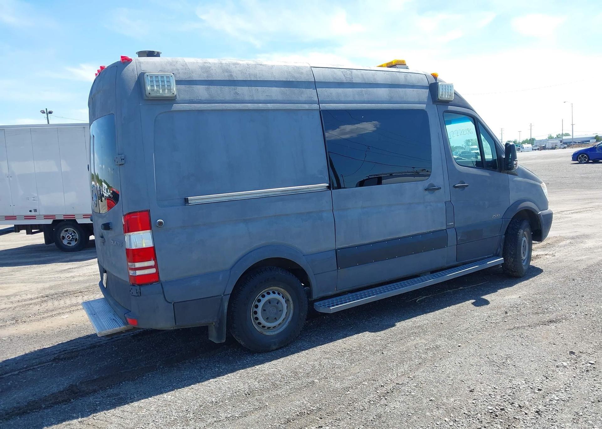 2011 MERCEDES-BENZ SPRINTER S