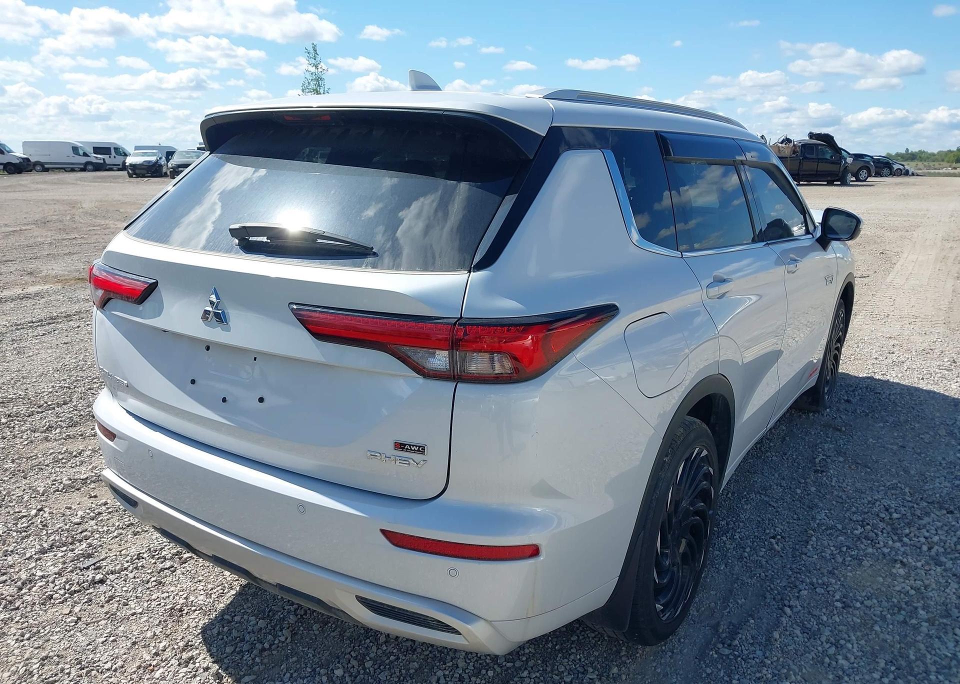 2024 MITSUBISHI OUTLANDER SEL