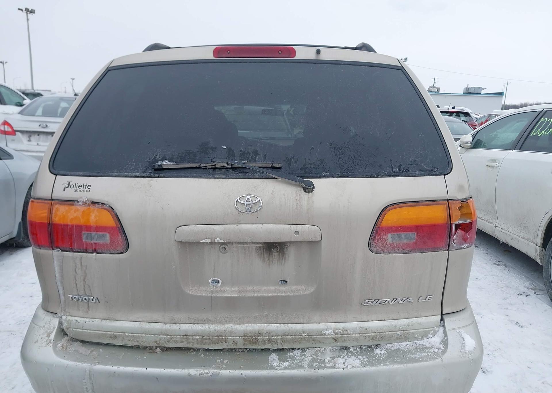 2000 TOYOTA SIENNA