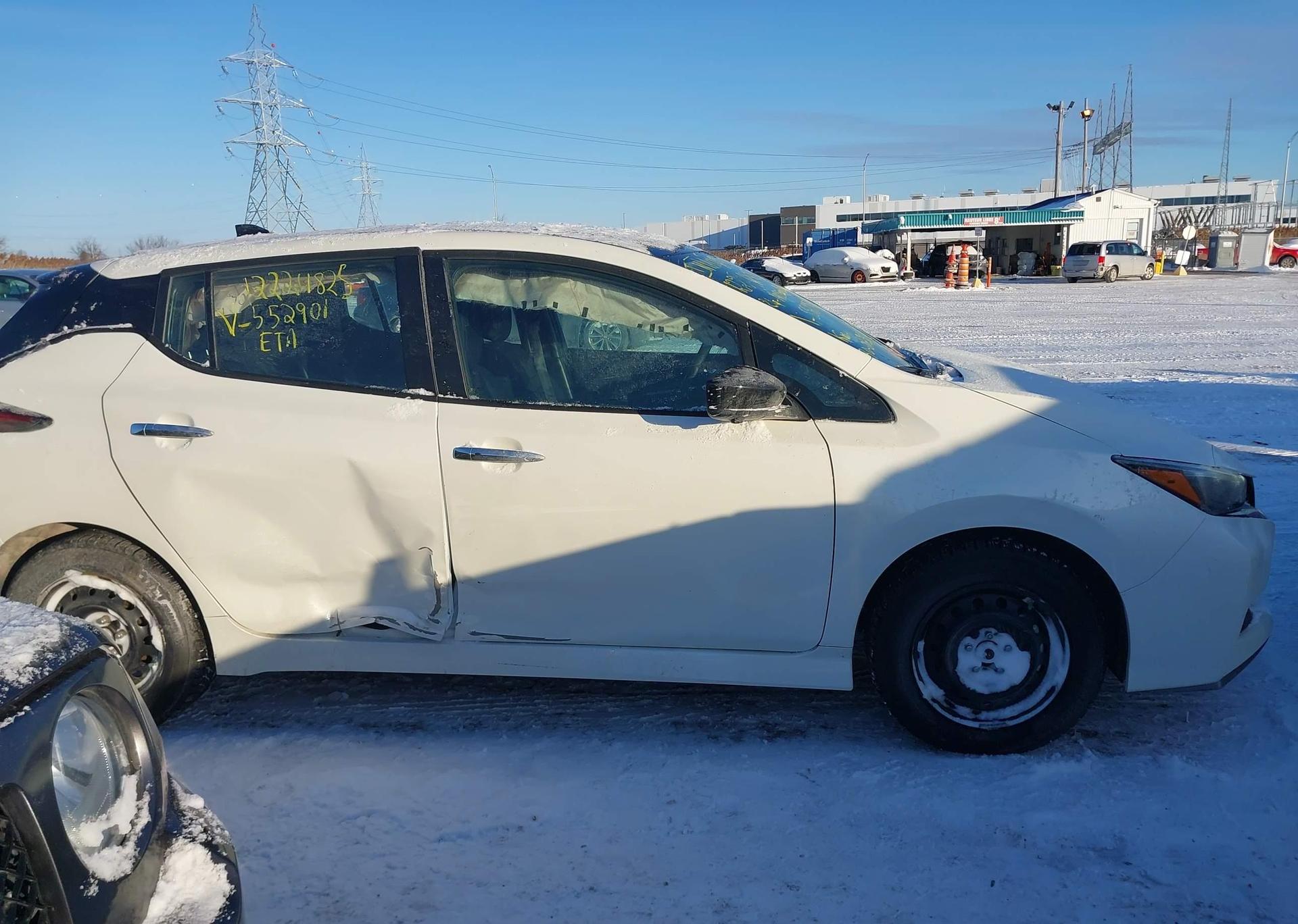 2024 NISSAN LEAF