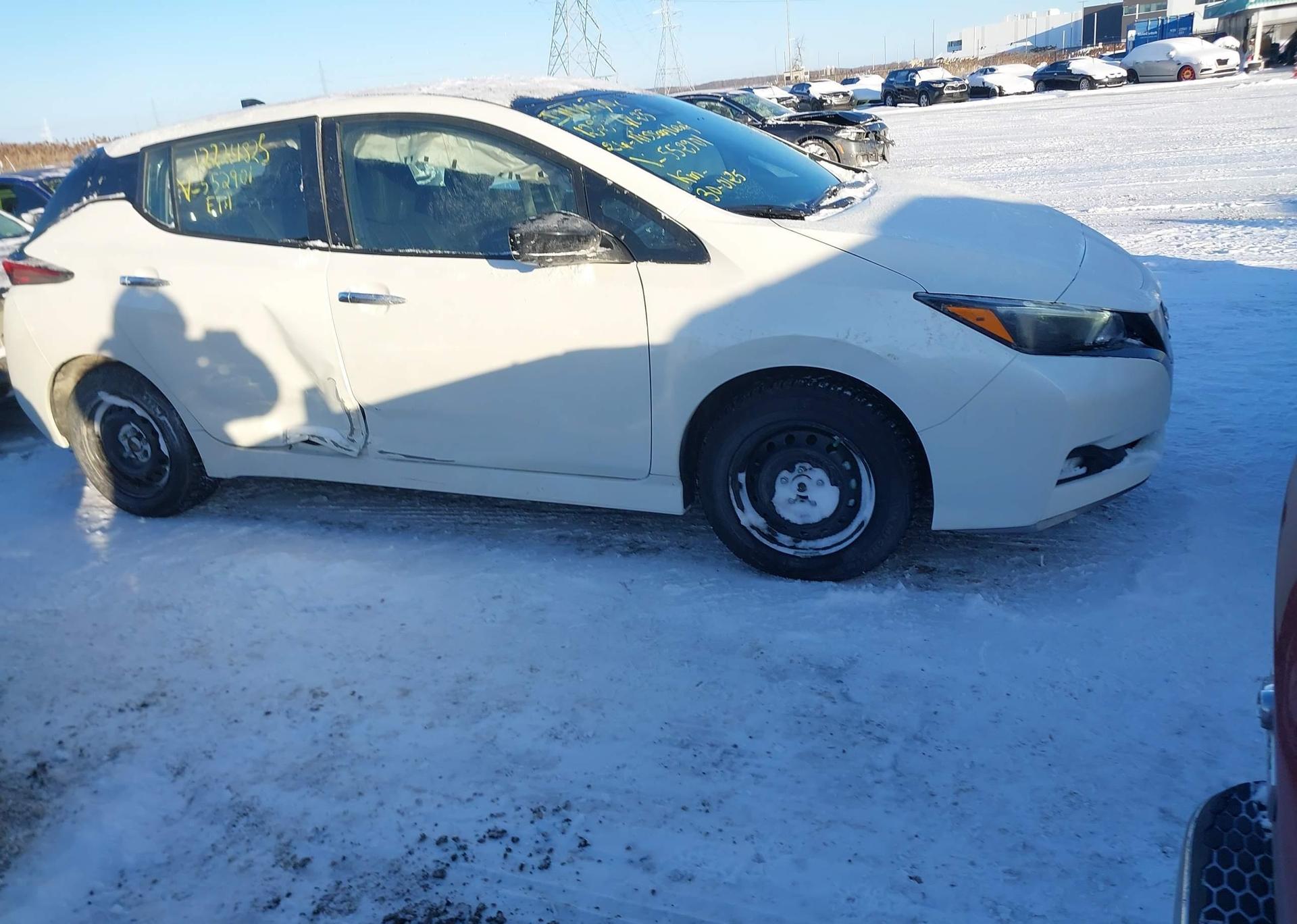 2024 NISSAN LEAF