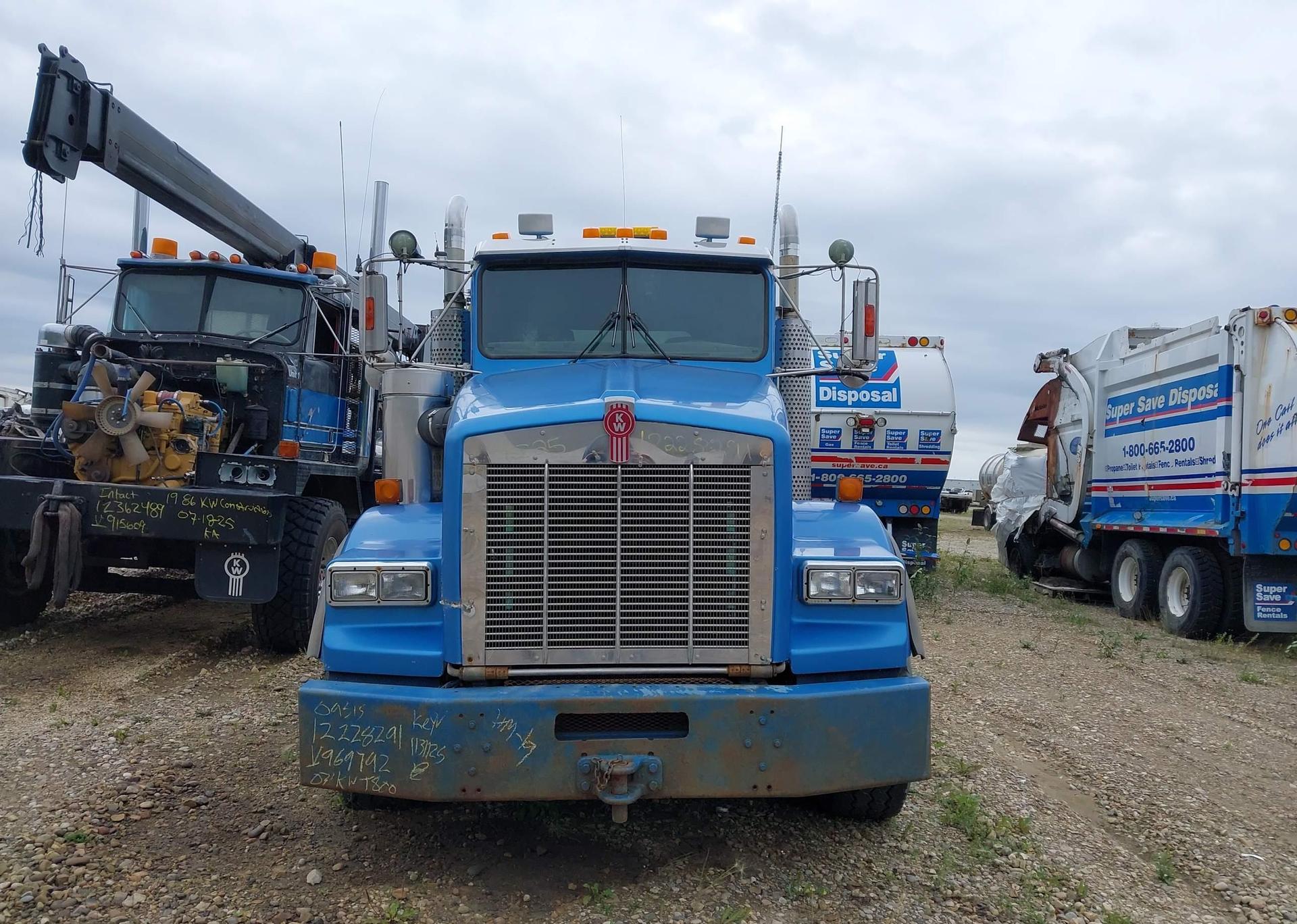 2003 KENWORTH CONSTRUCTION T800