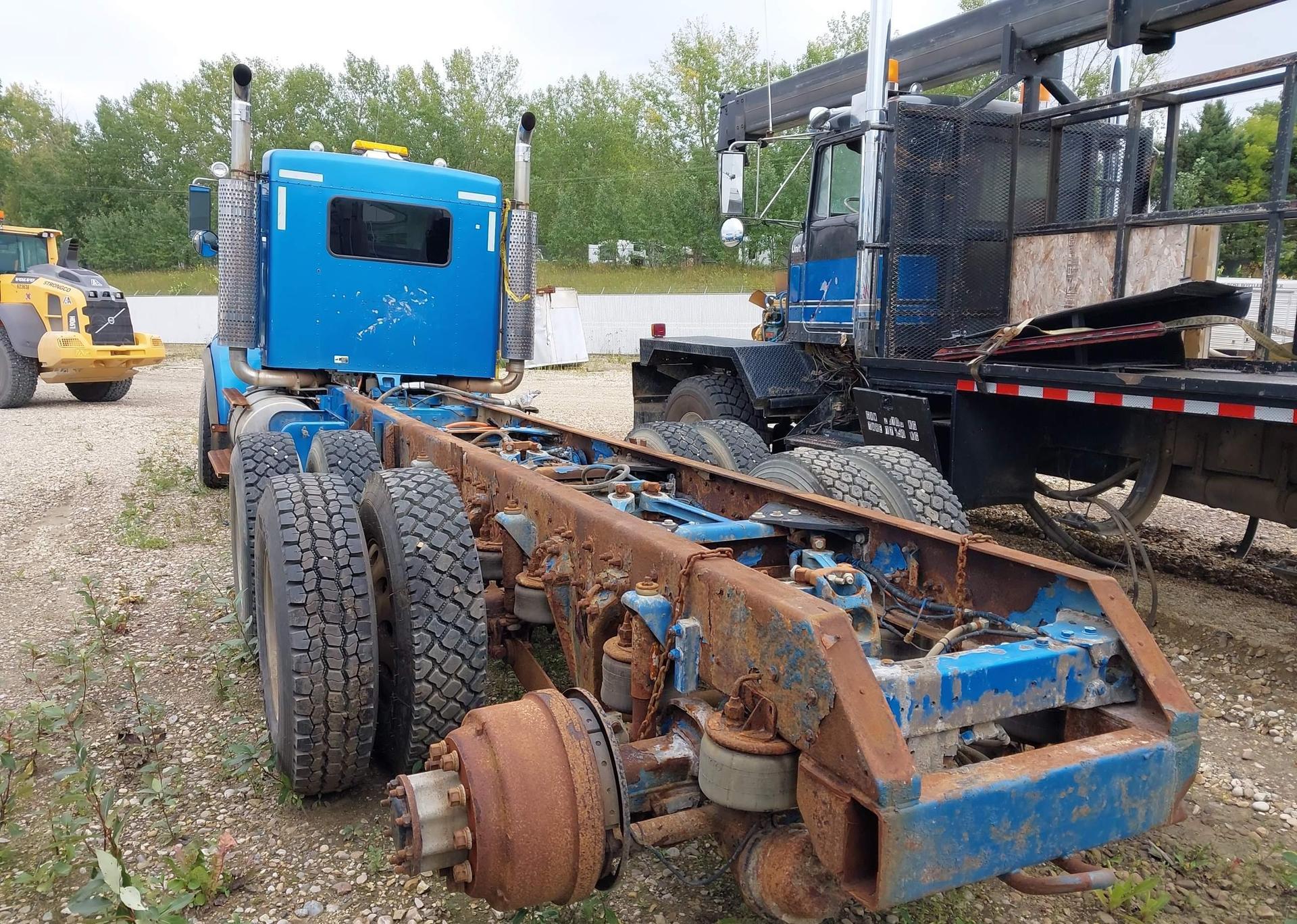 2003 KENWORTH CONSTRUCTION T800
