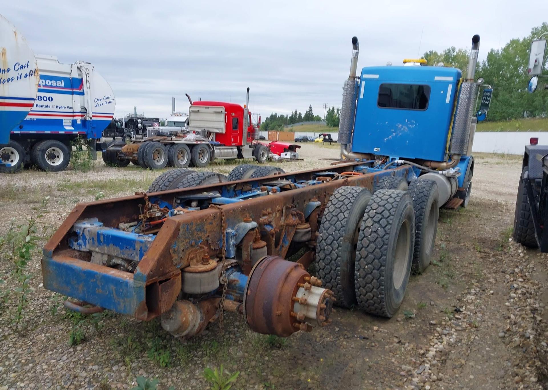 2003 KENWORTH CONSTRUCTION T800