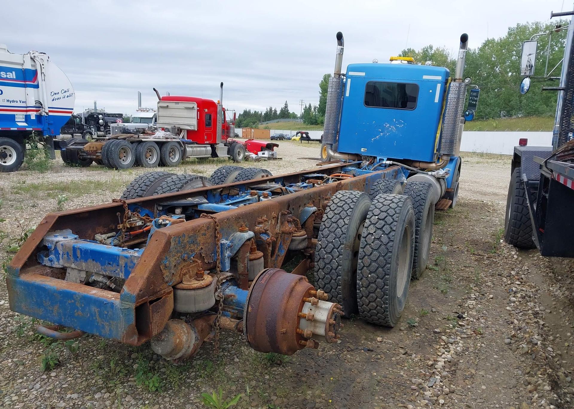 2003 KENWORTH CONSTRUCTION T800
