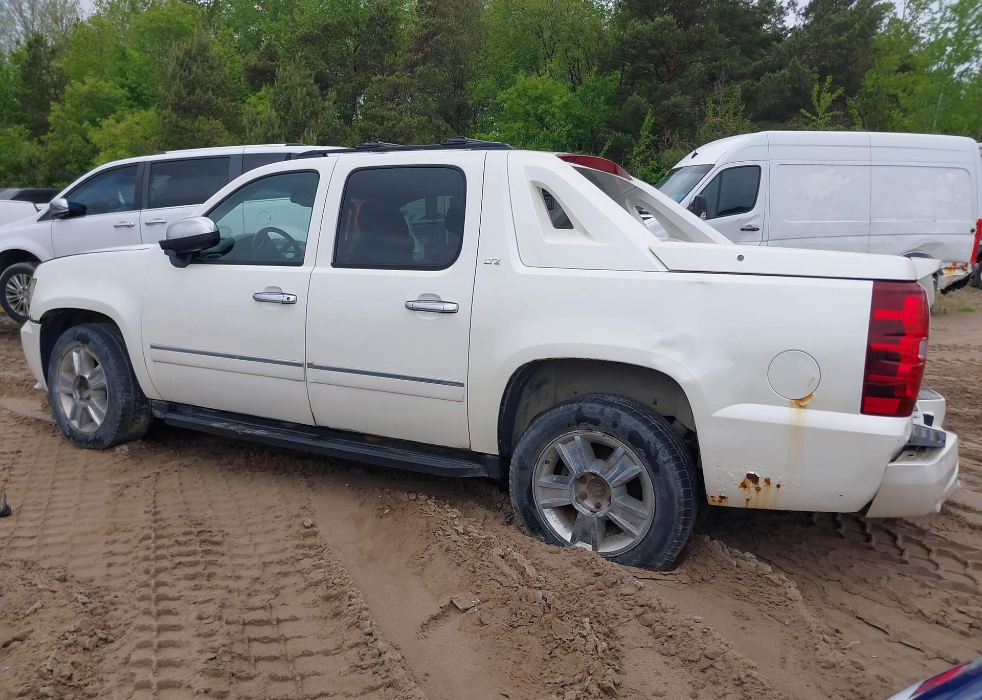 2011 CHEVROLET AVALANCHE
