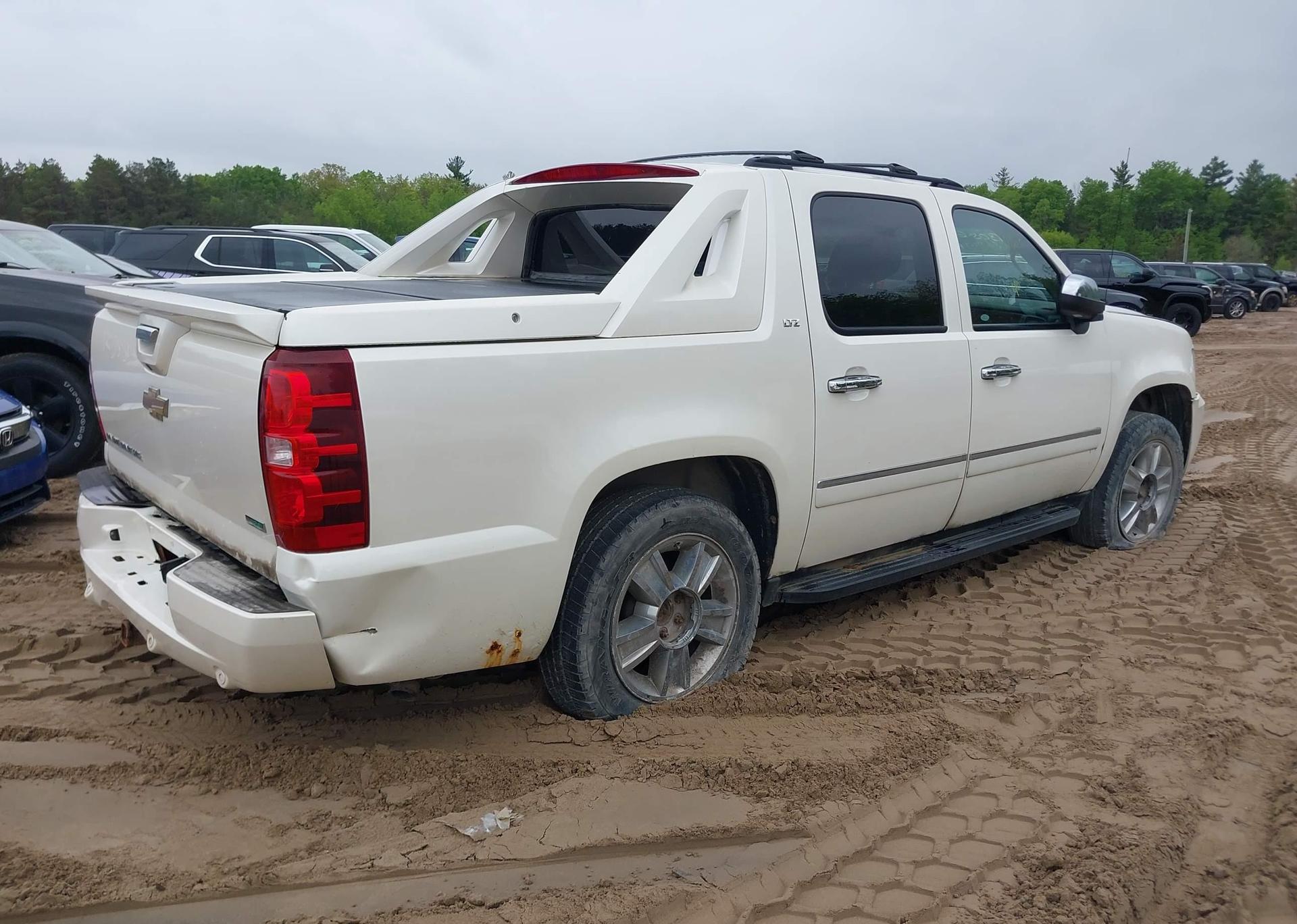 2011 CHEVROLET AVALANCHE