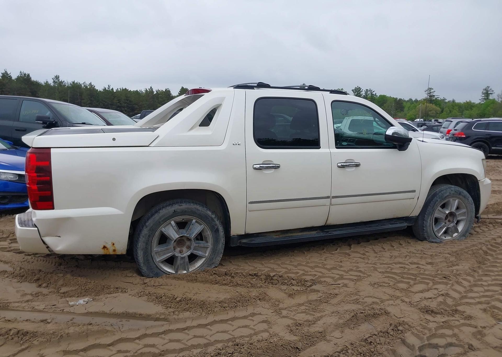2011 CHEVROLET AVALANCHE