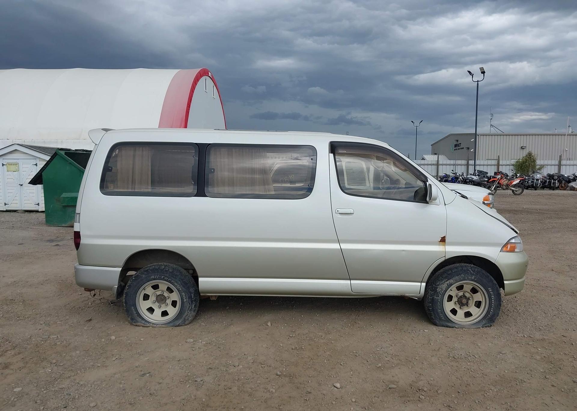1997 TOYOTA GRANVIA