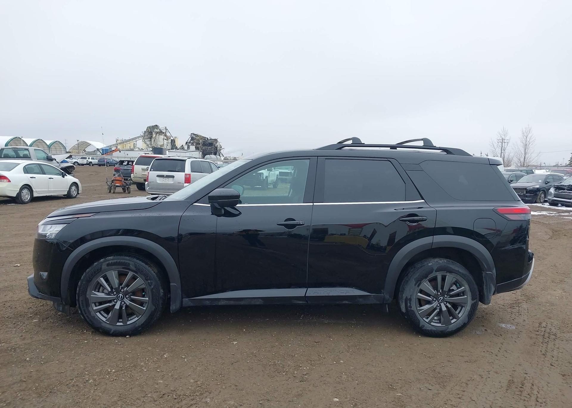 2022 NISSAN PATHFINDER SV