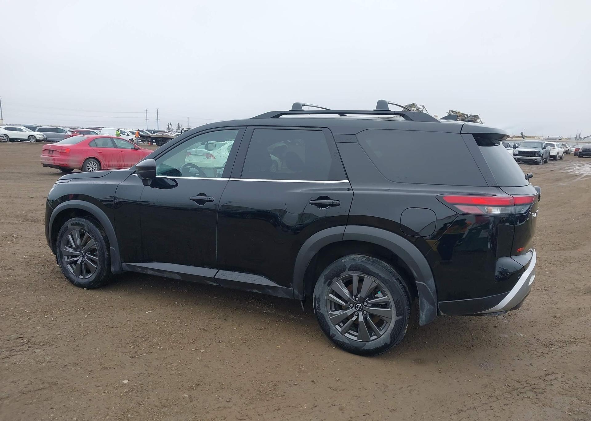 2022 NISSAN PATHFINDER SV
