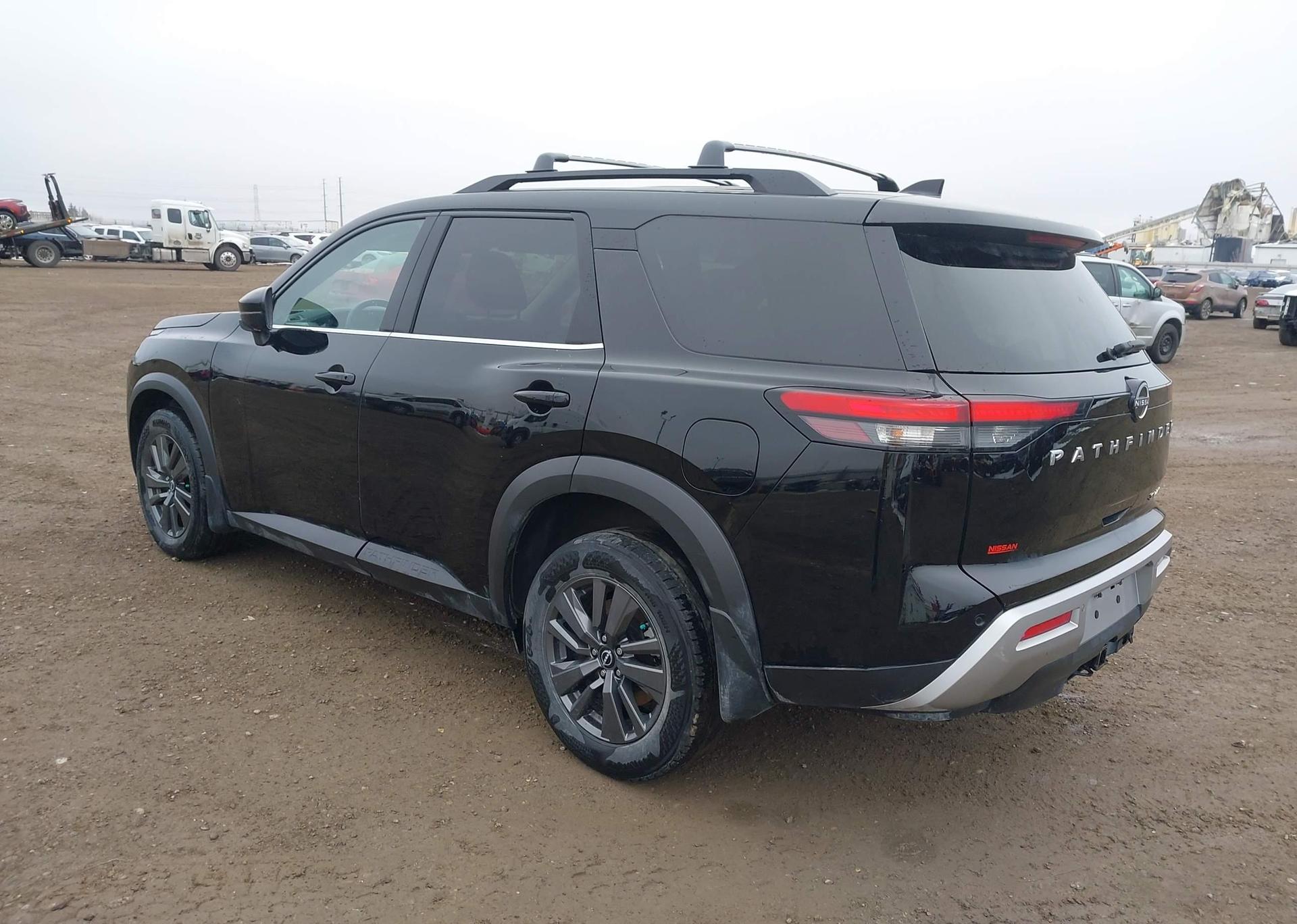 2022 NISSAN PATHFINDER SV