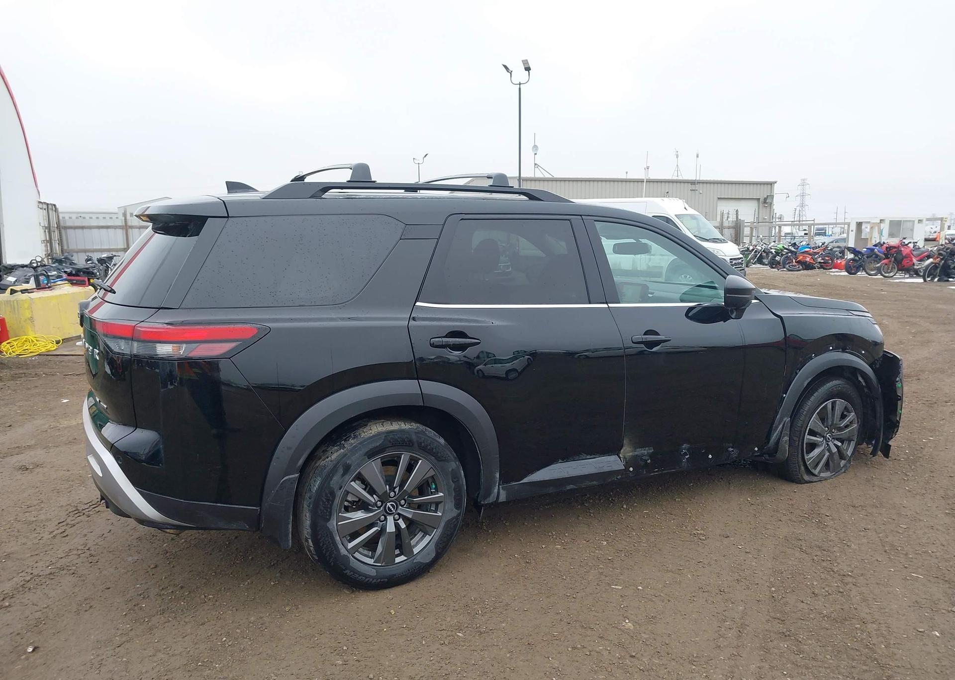 2022 NISSAN PATHFINDER SV
