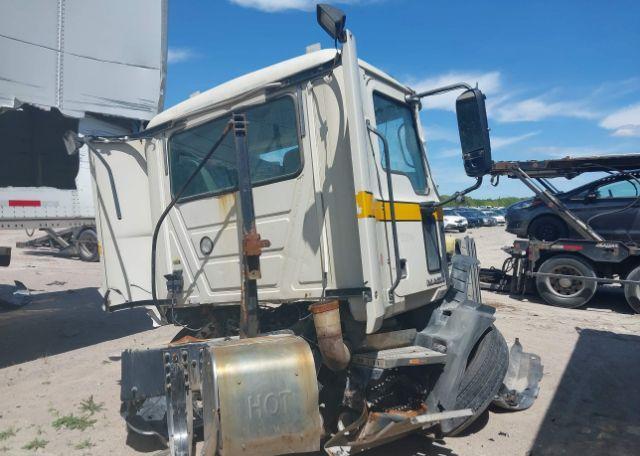 2017 MACK PINNACLE
