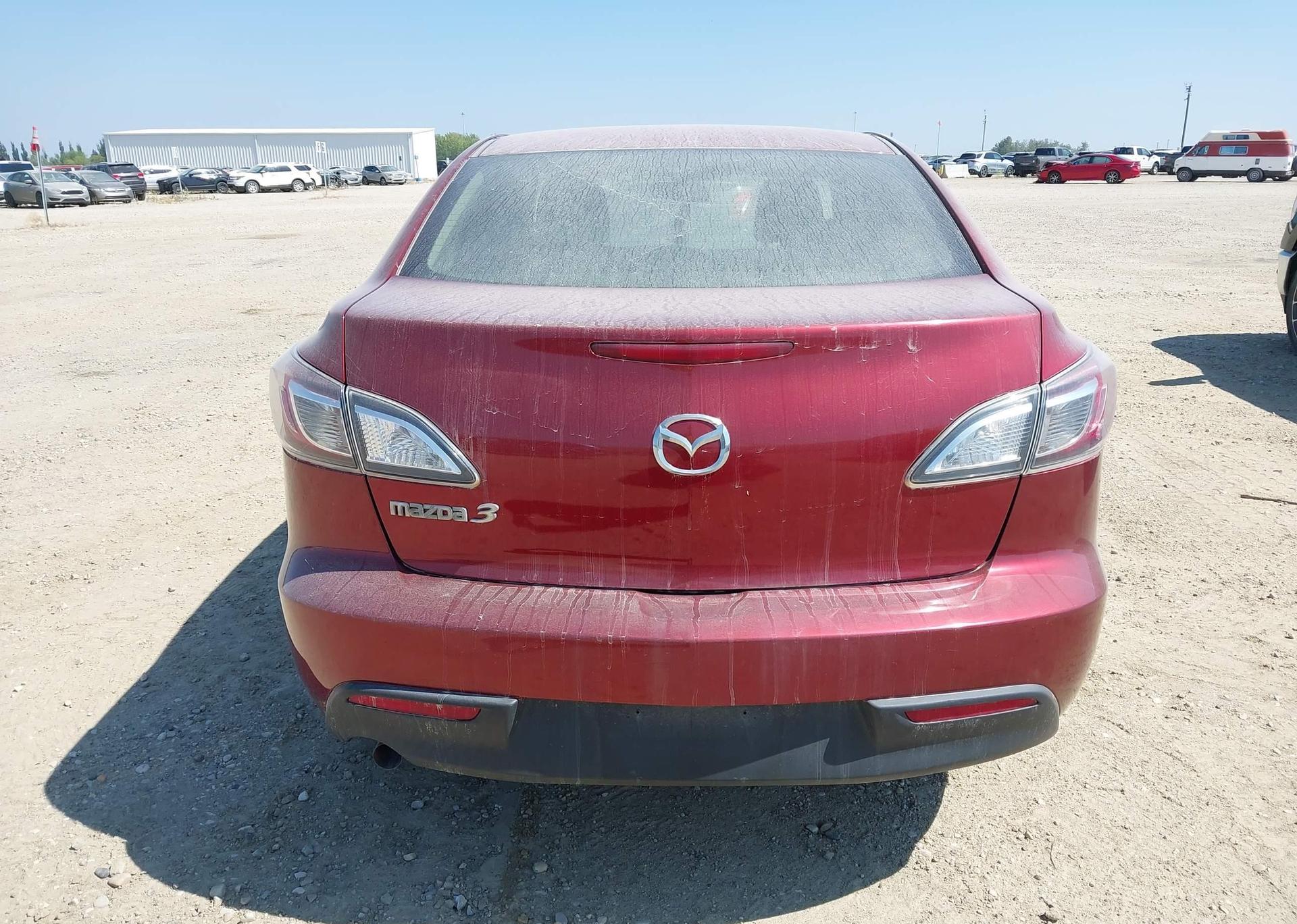 2011 MAZDA 3 I