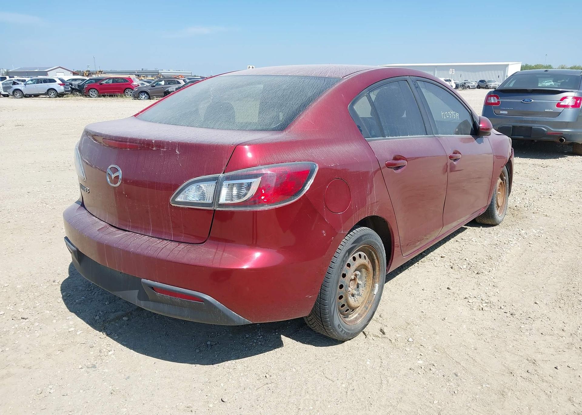 2011 MAZDA 3 I