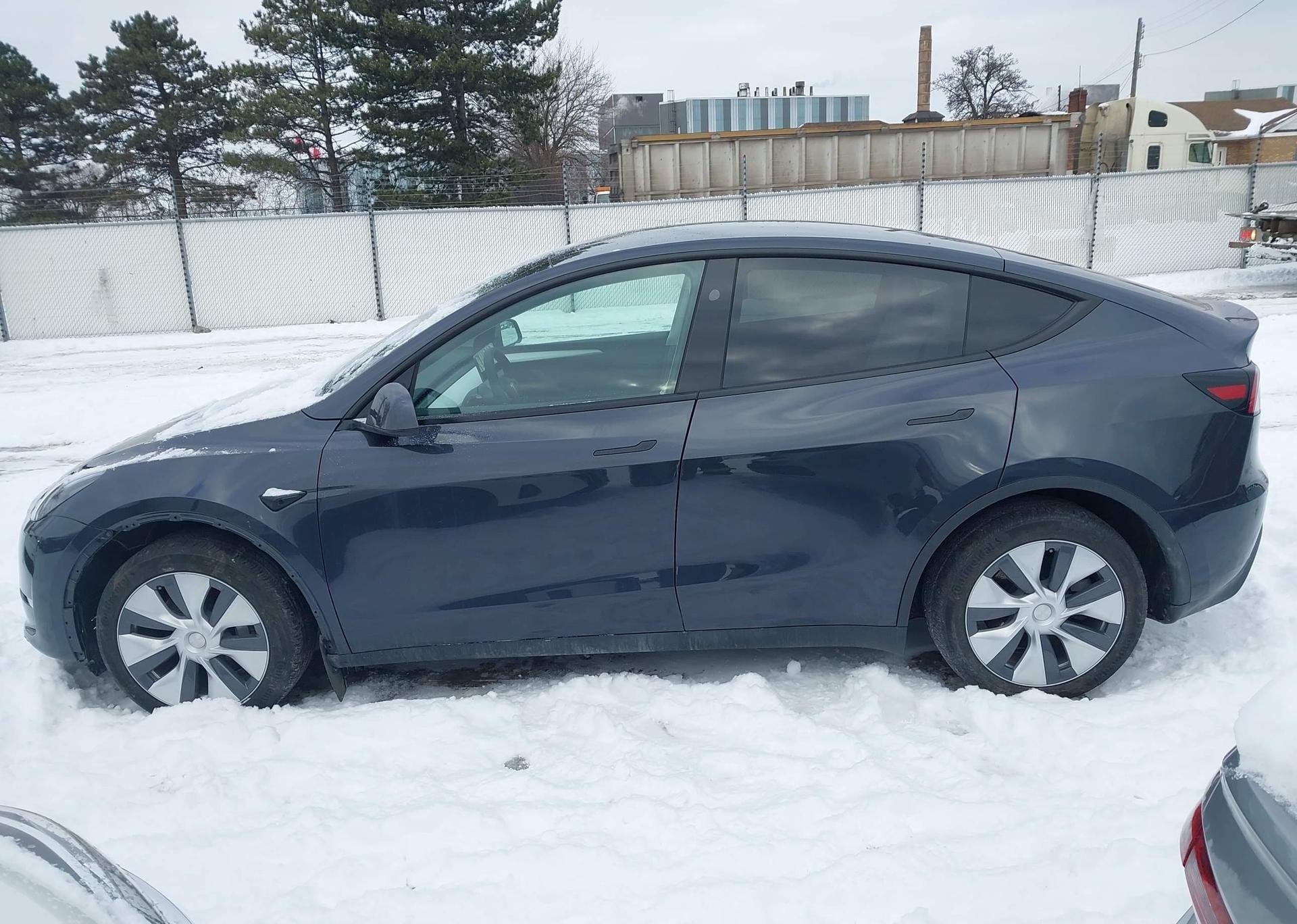 2024 TESLA MODEL Y