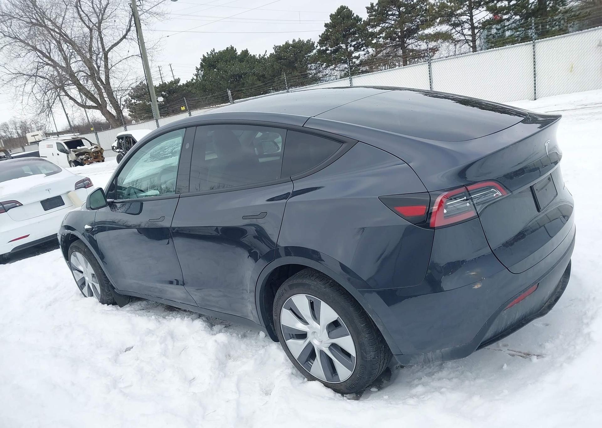 2024 TESLA MODEL Y