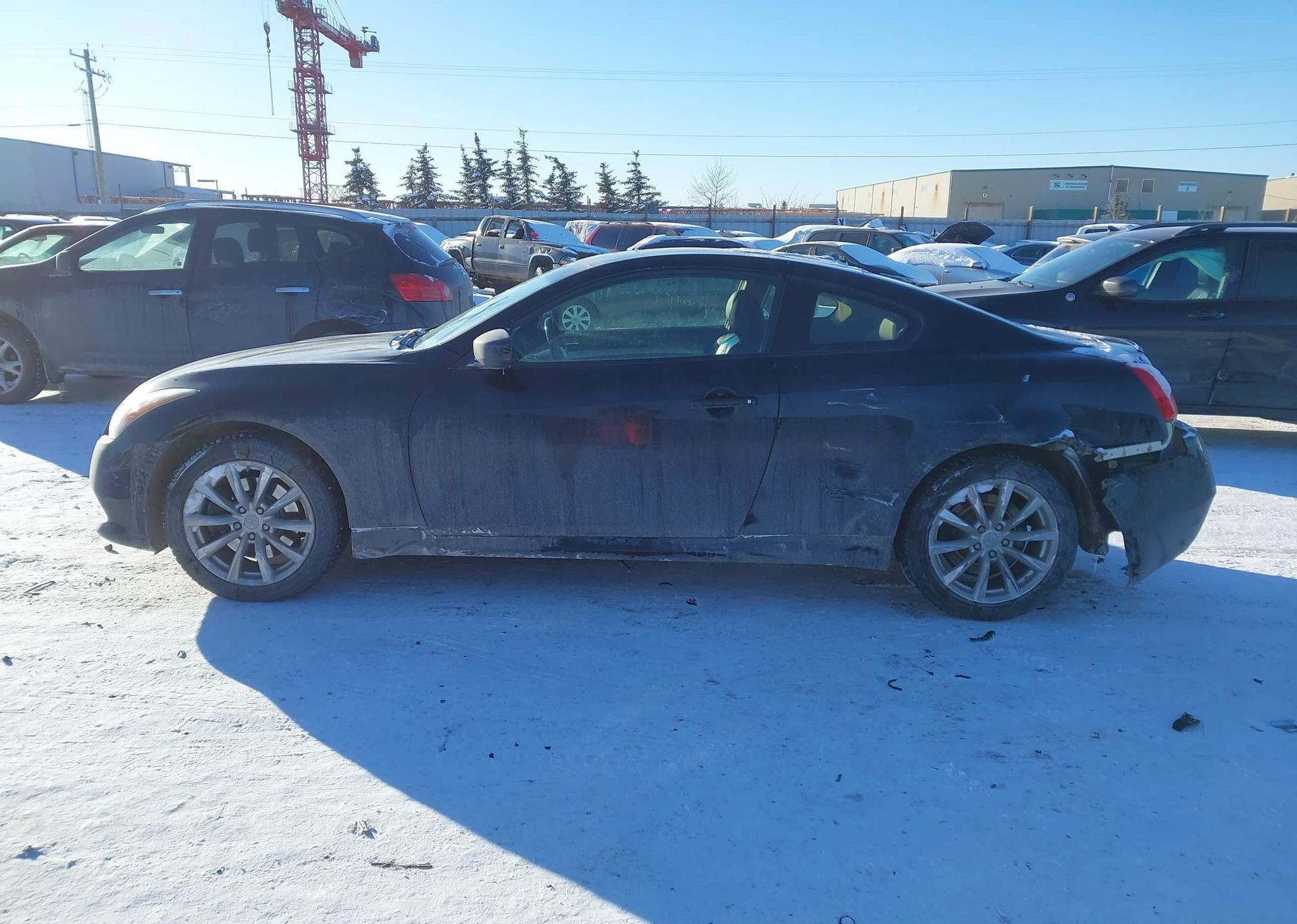 2013 INFINITI G37