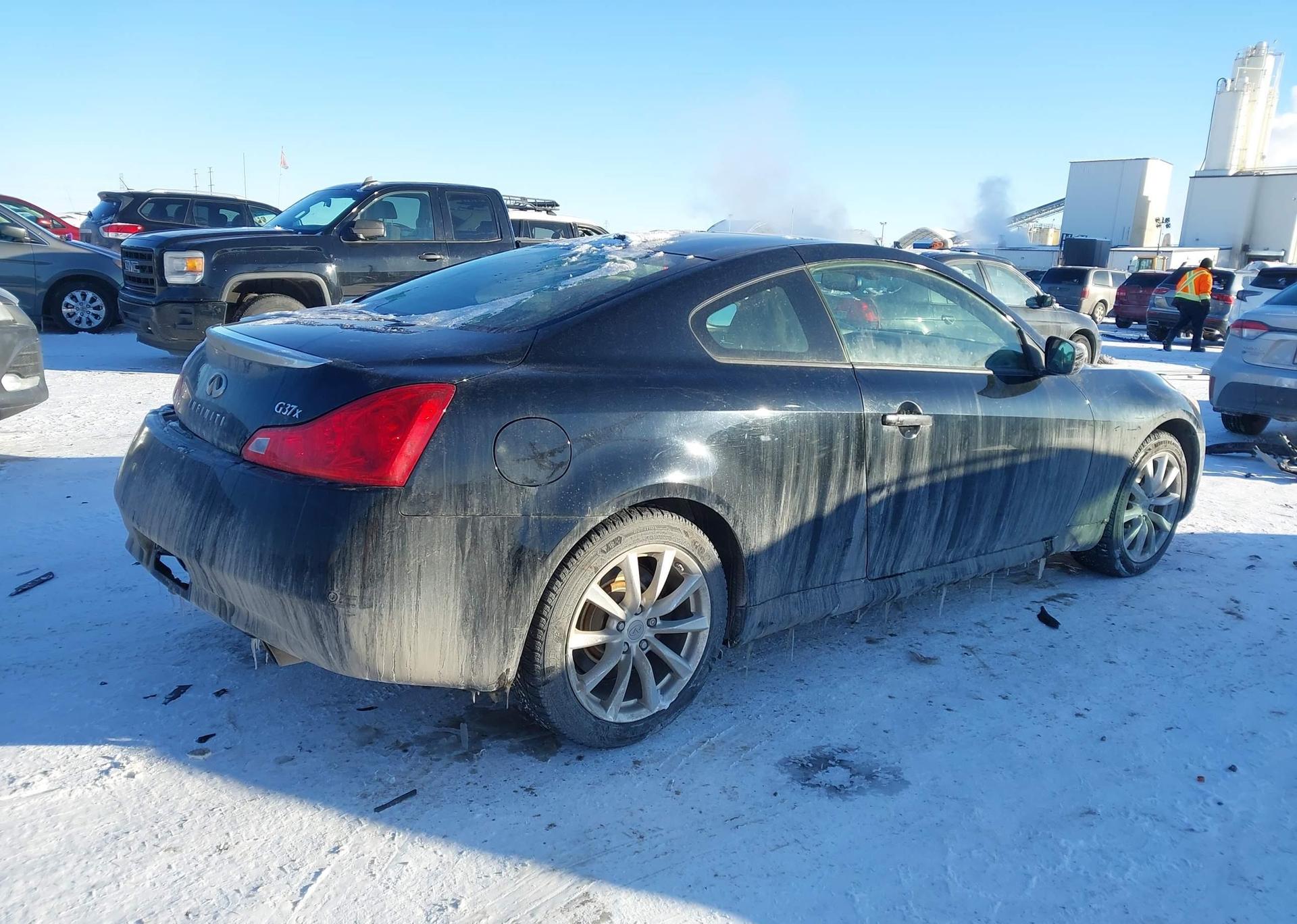 2013 INFINITI G37