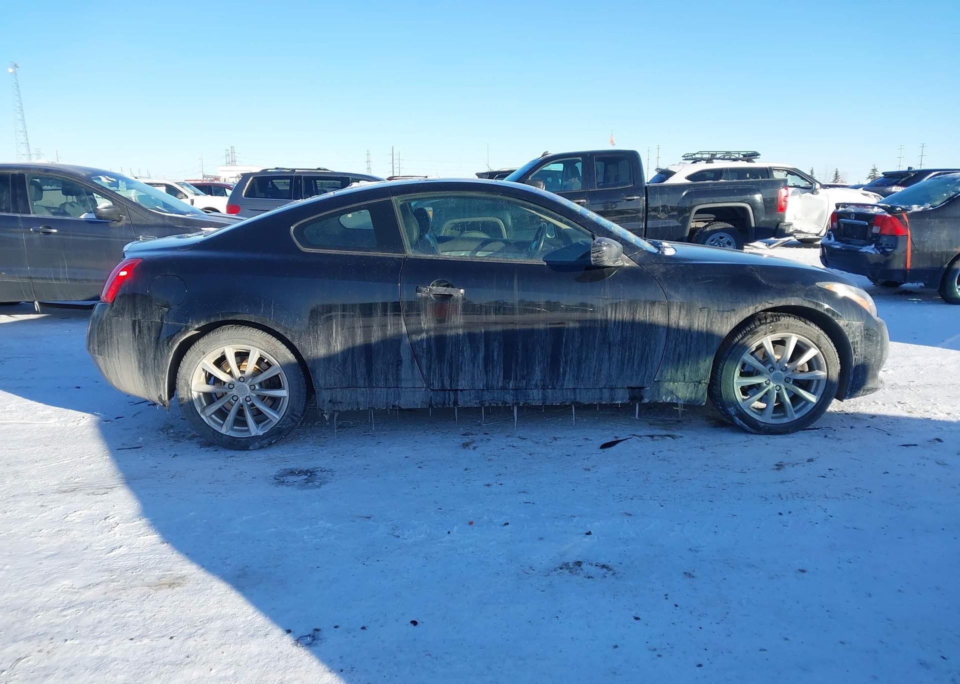 2013 INFINITI G37