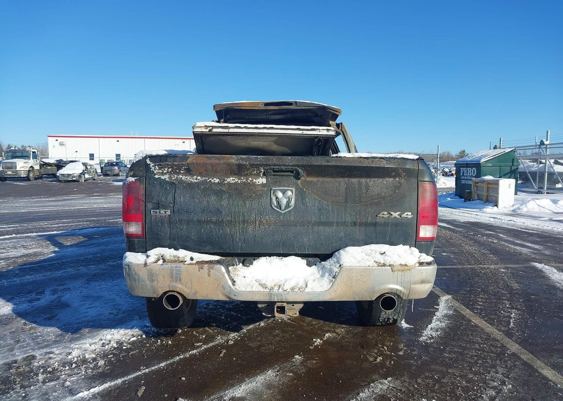 2016 RAM 1500 SLT