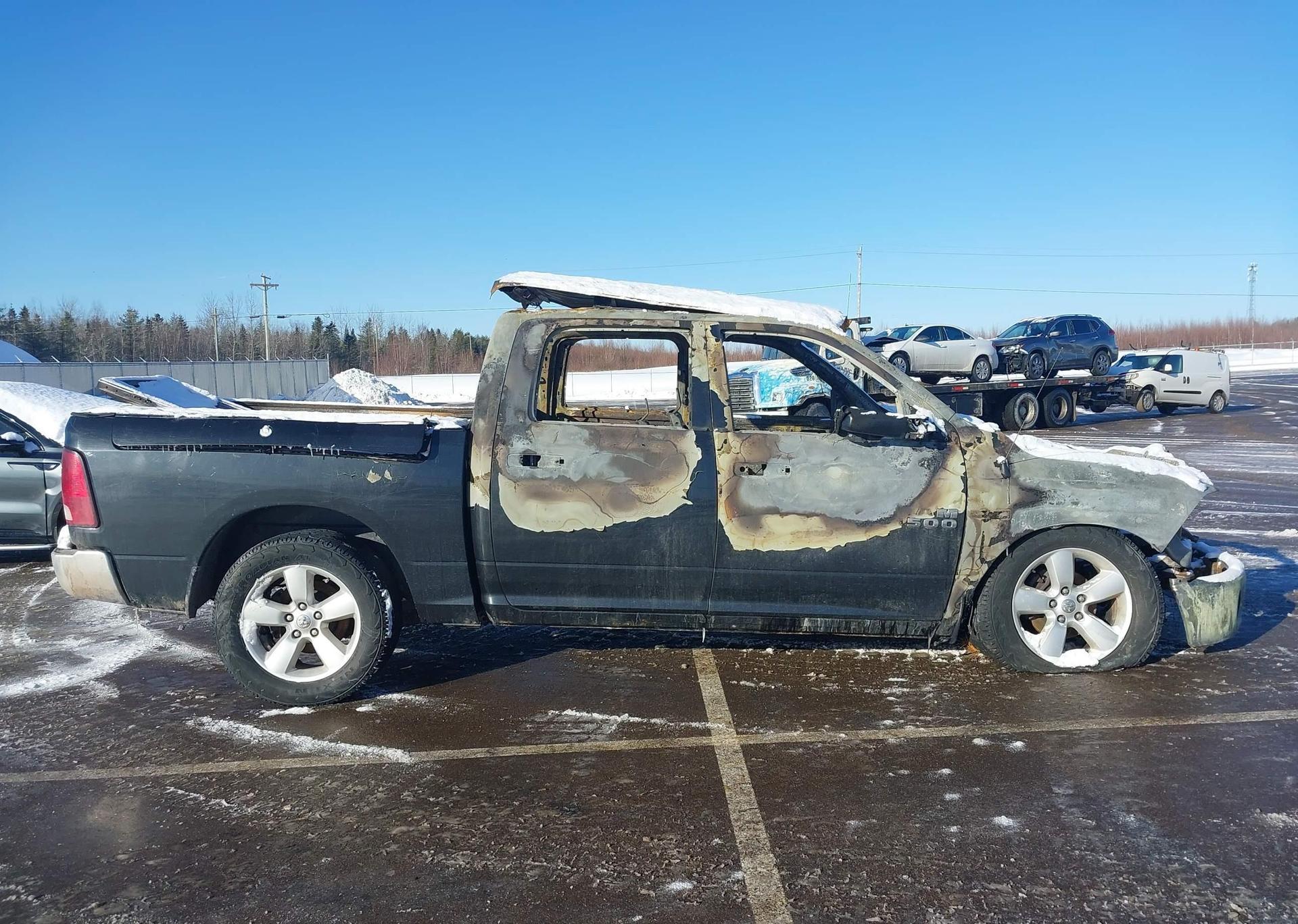 2016 RAM 1500 SLT