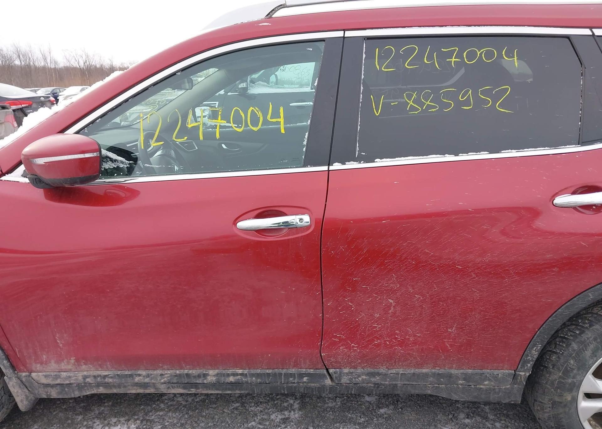 2015 NISSAN ROGUE