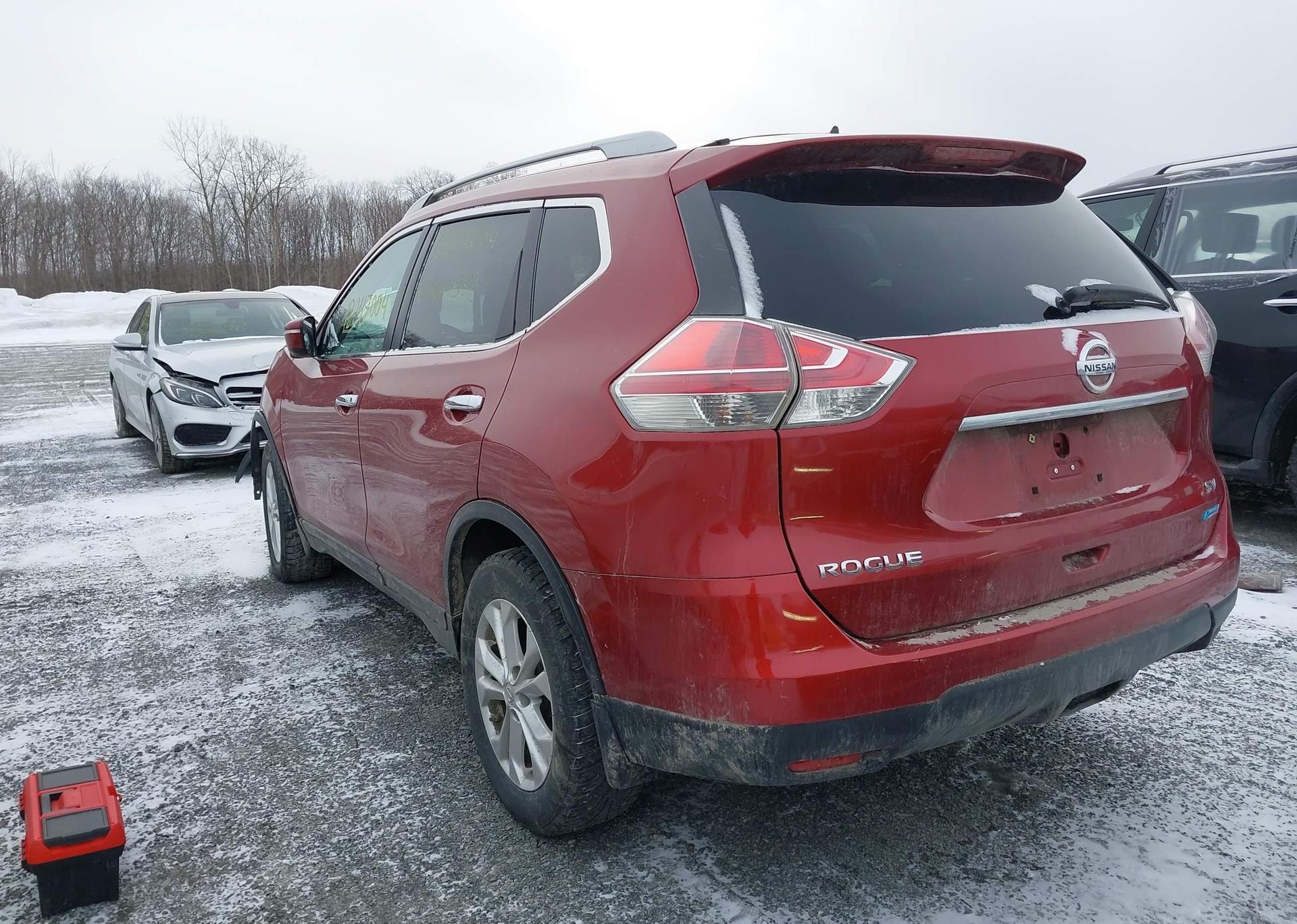 2015 NISSAN ROGUE