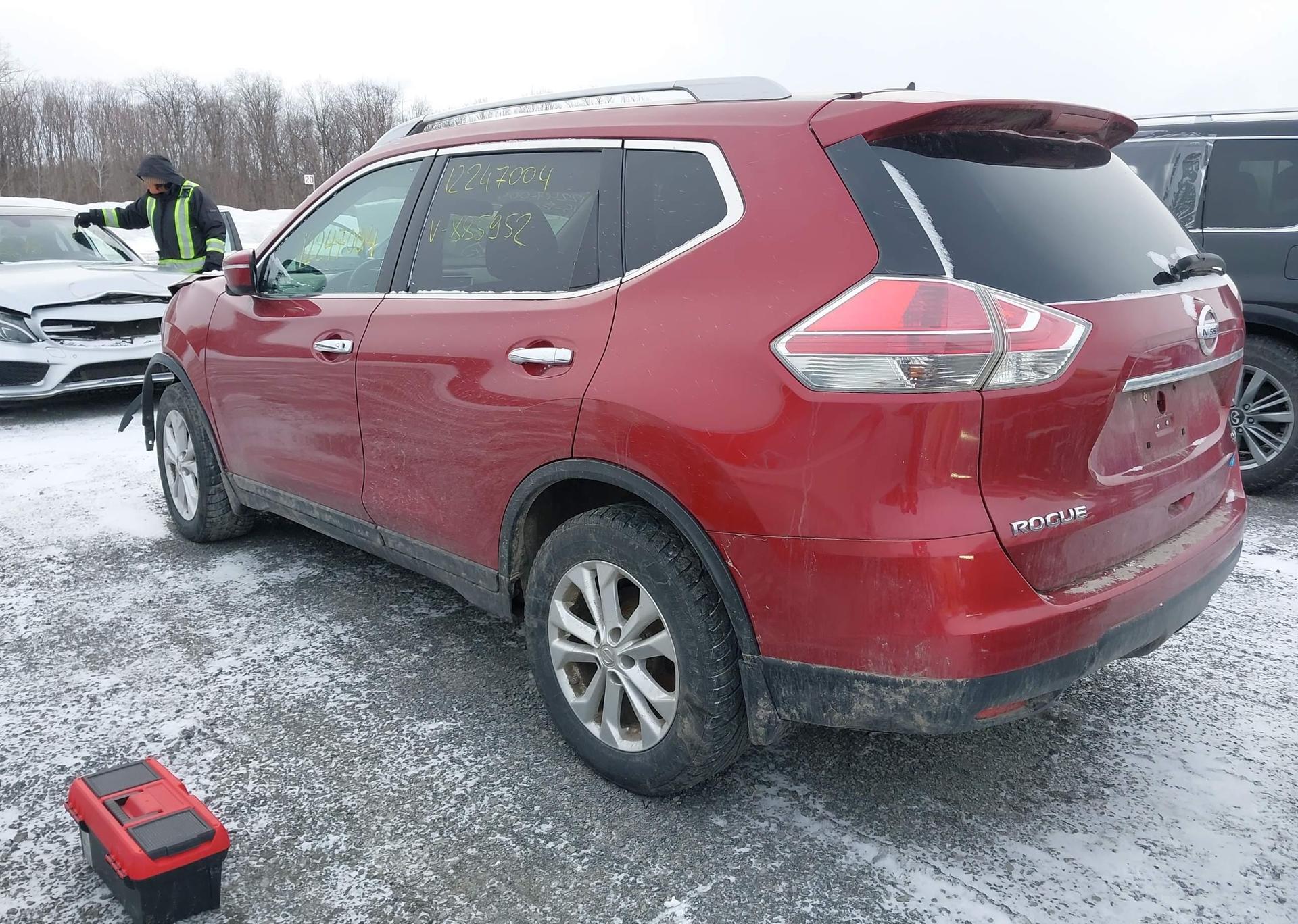 2015 NISSAN ROGUE