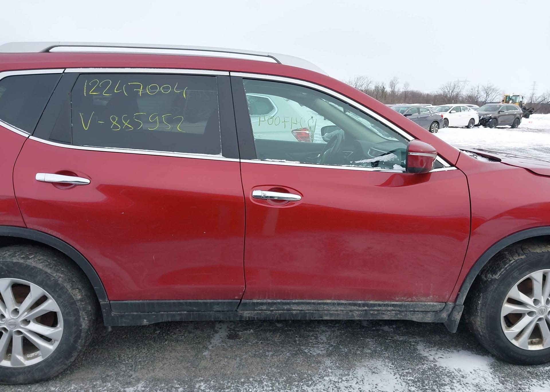 2015 NISSAN ROGUE