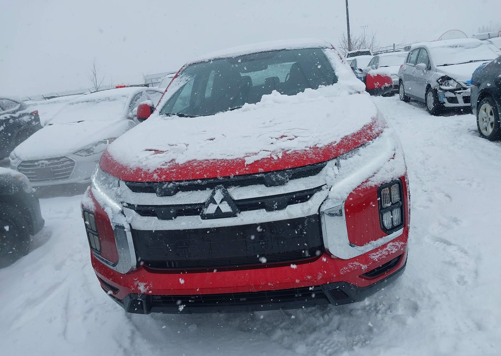2024 MITSUBISHI RVR ES