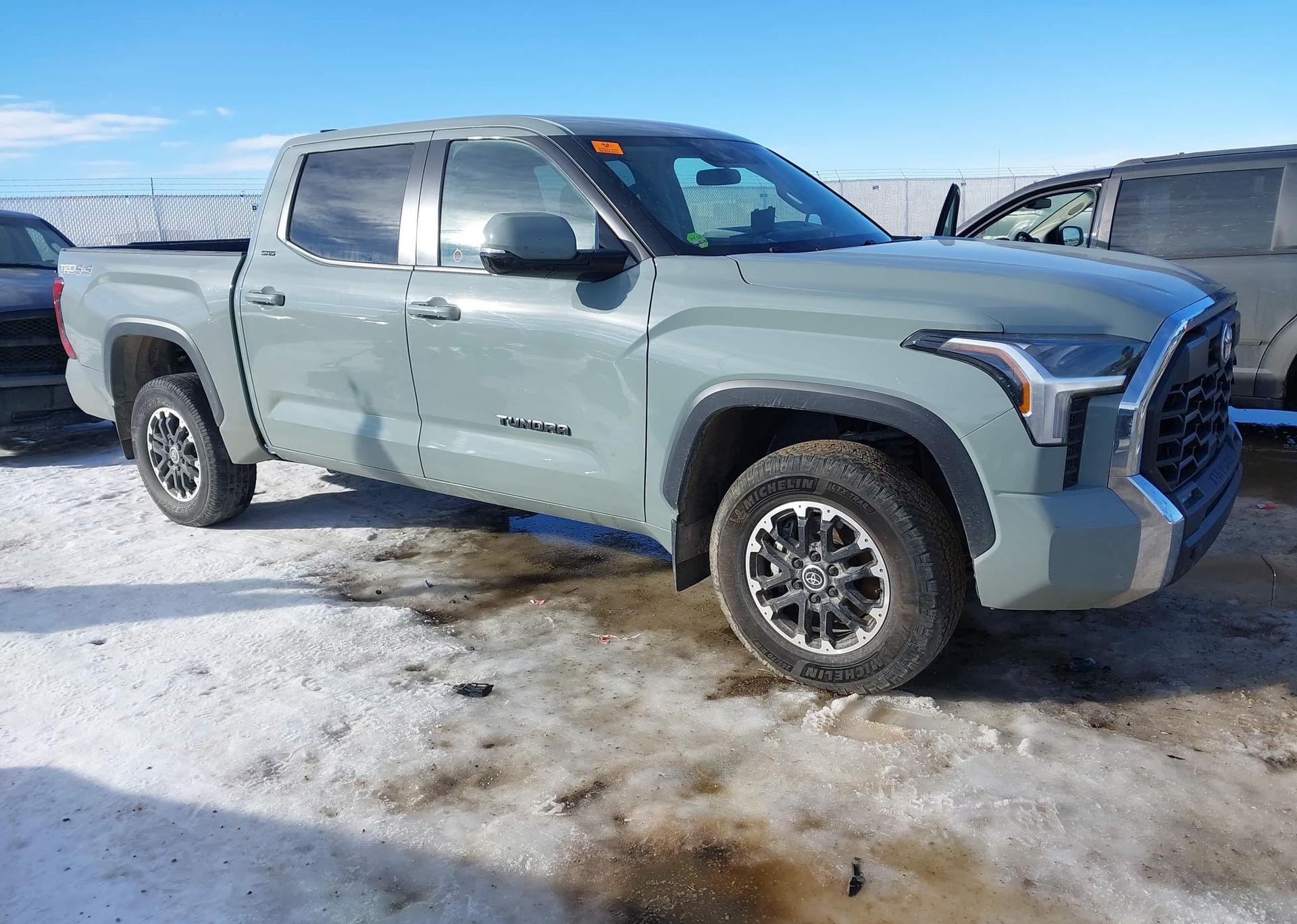 2024 TOYOTA TUNDRA CREWMAX SR