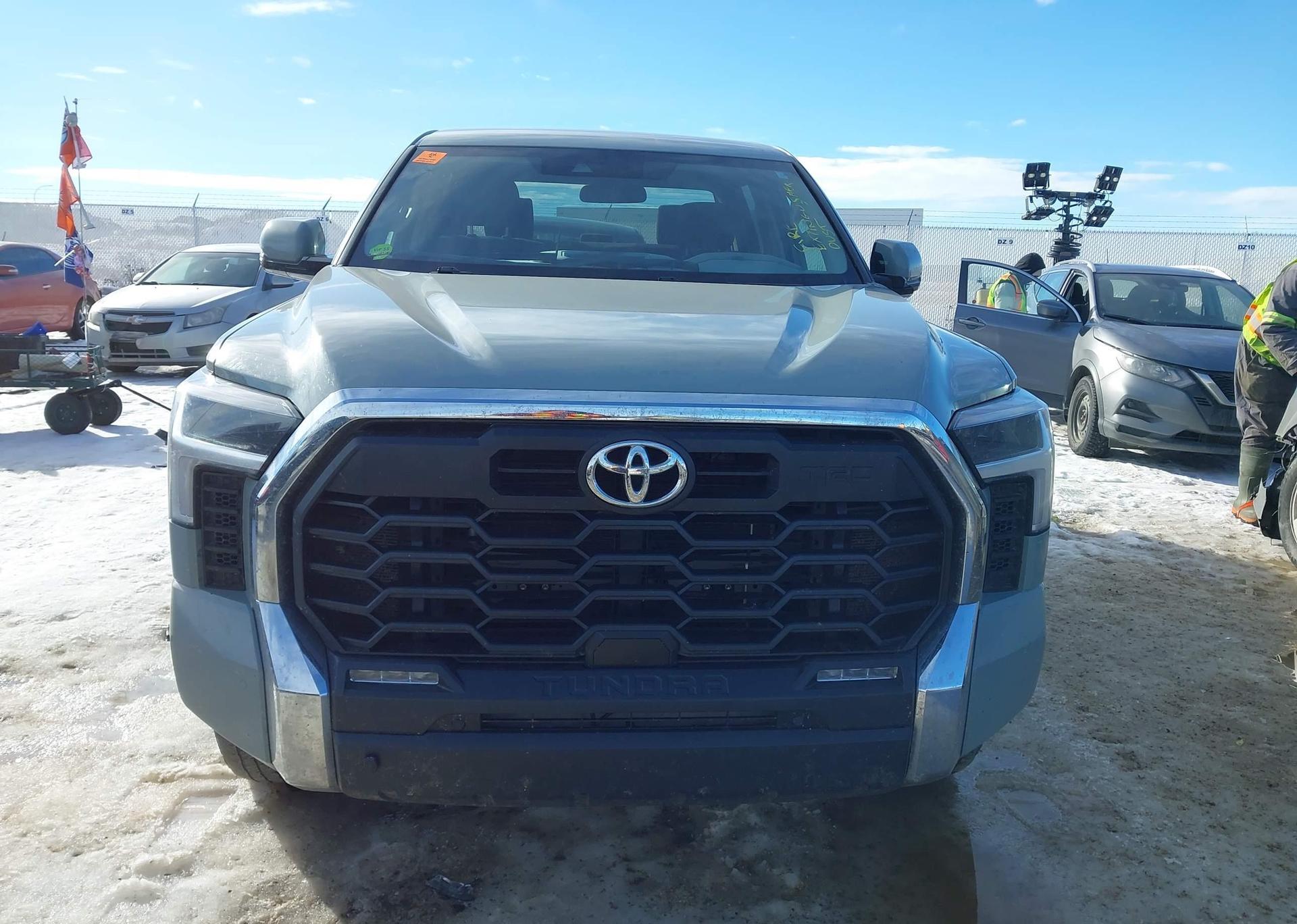 2024 TOYOTA TUNDRA CREWMAX SR
