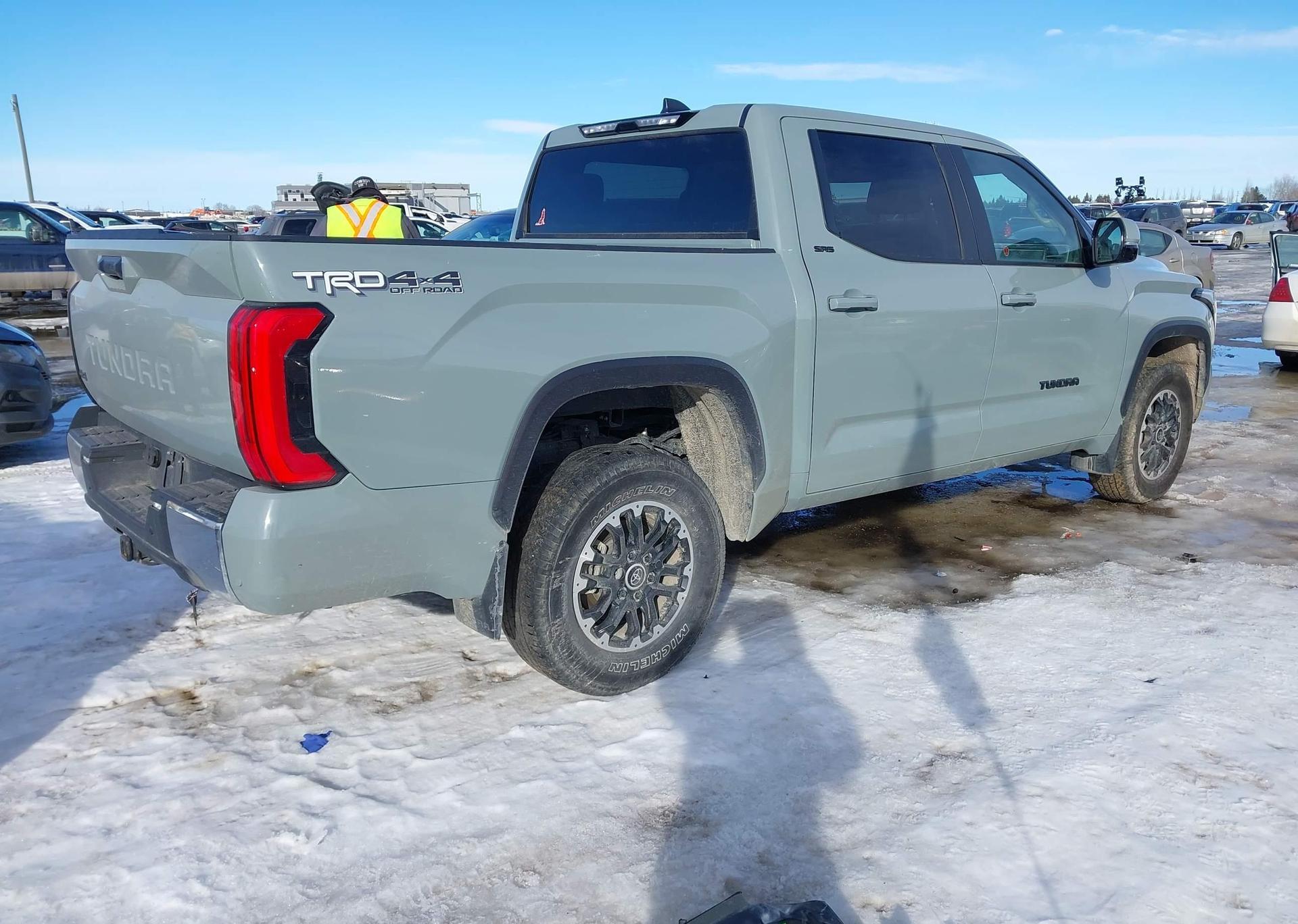 2024 TOYOTA TUNDRA CREWMAX SR