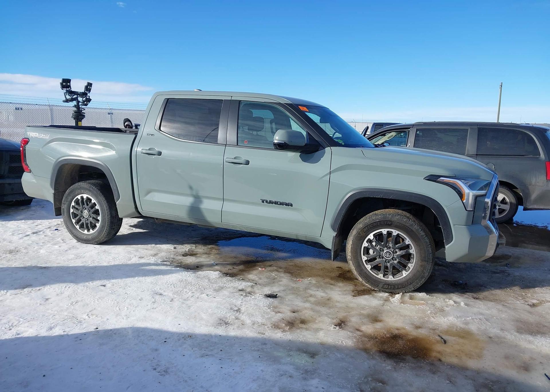2024 TOYOTA TUNDRA CREWMAX SR