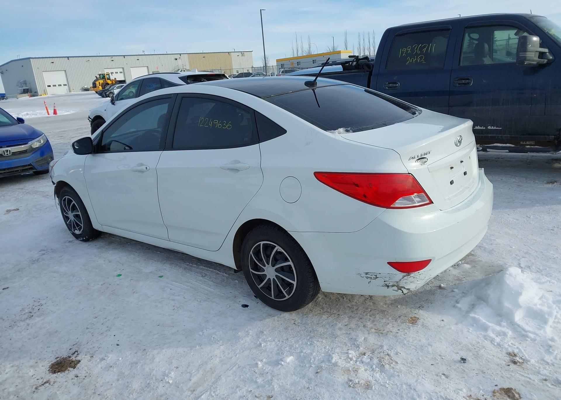 2015 HYUNDAI ACCENT GL