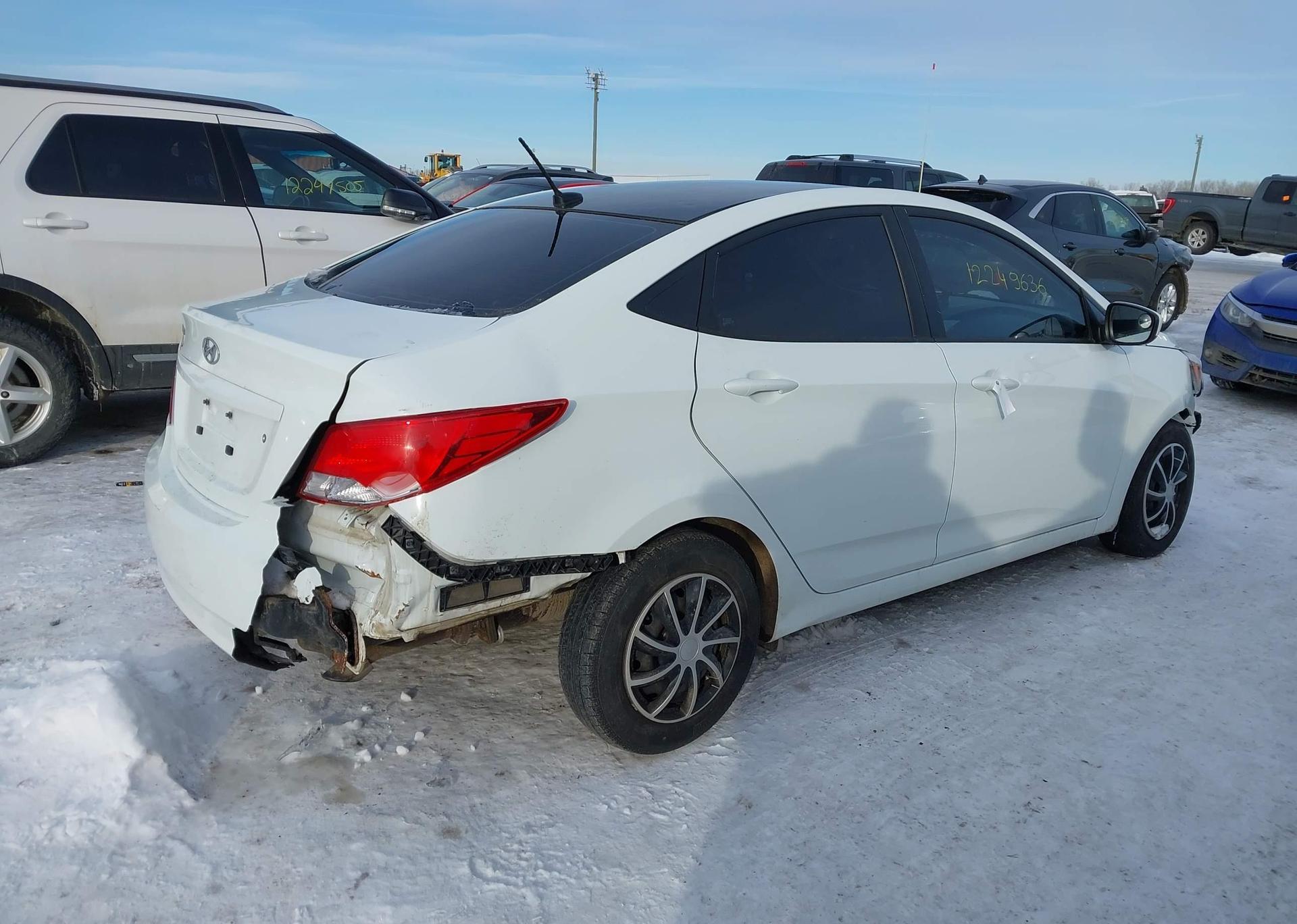 2015 HYUNDAI ACCENT GL