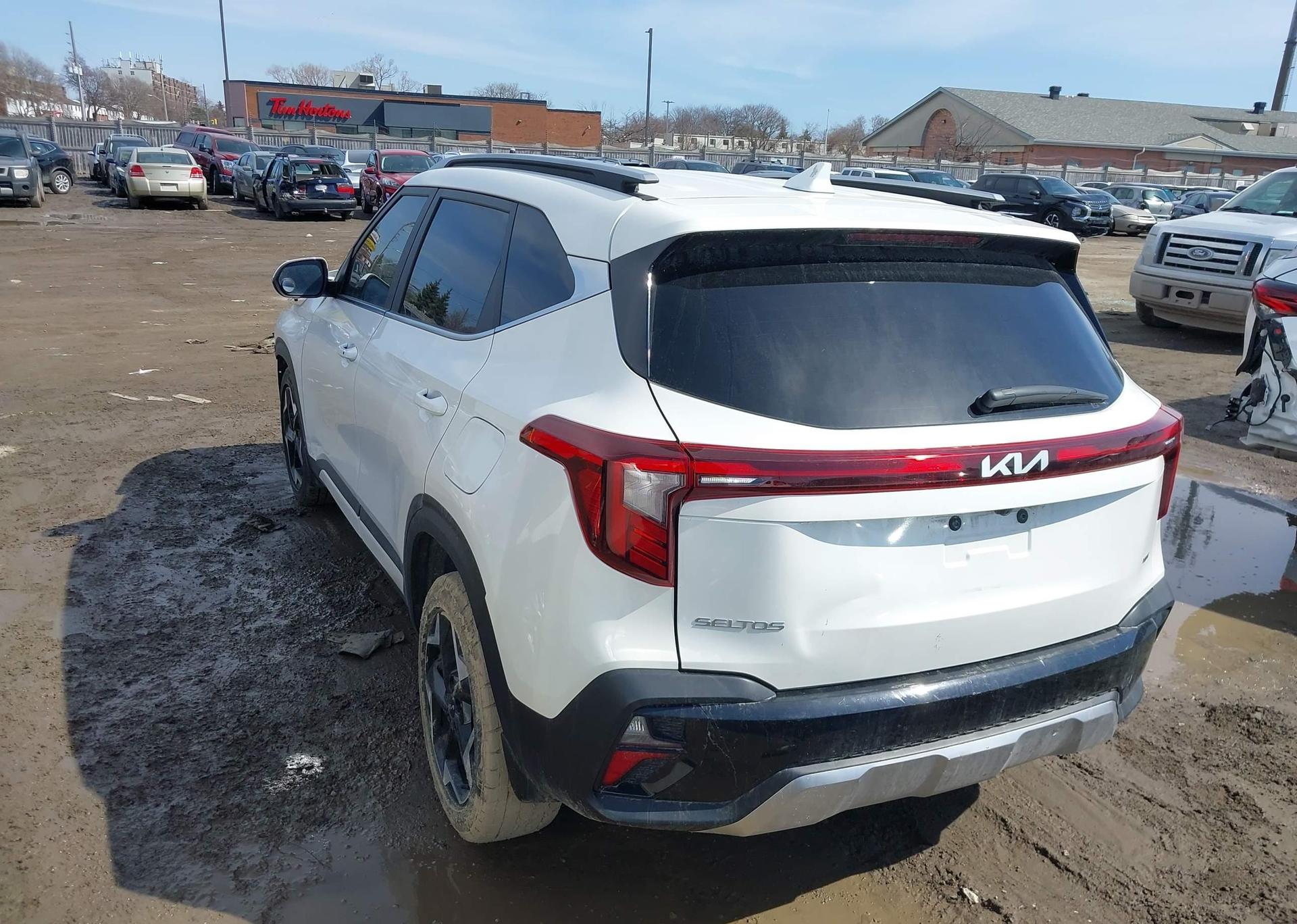 2024 KIA SELTOS EX