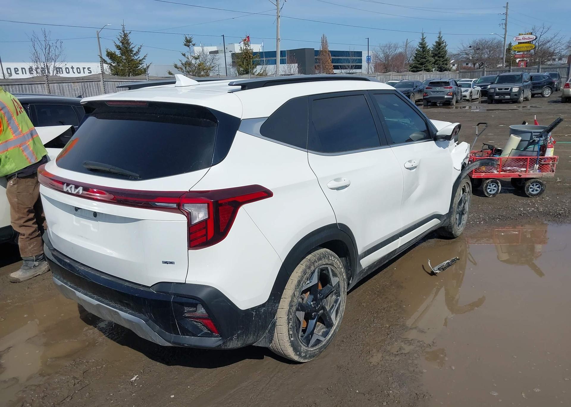2024 KIA SELTOS EX