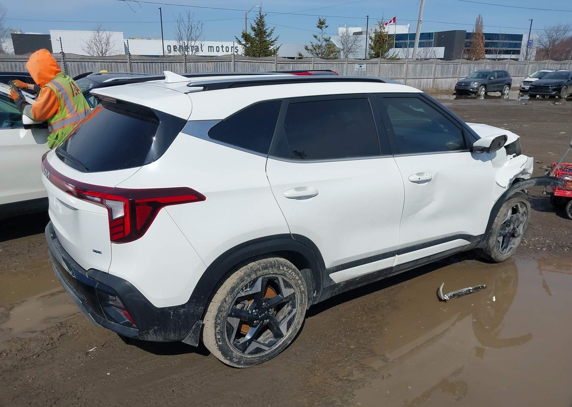 2024 KIA SELTOS EX
