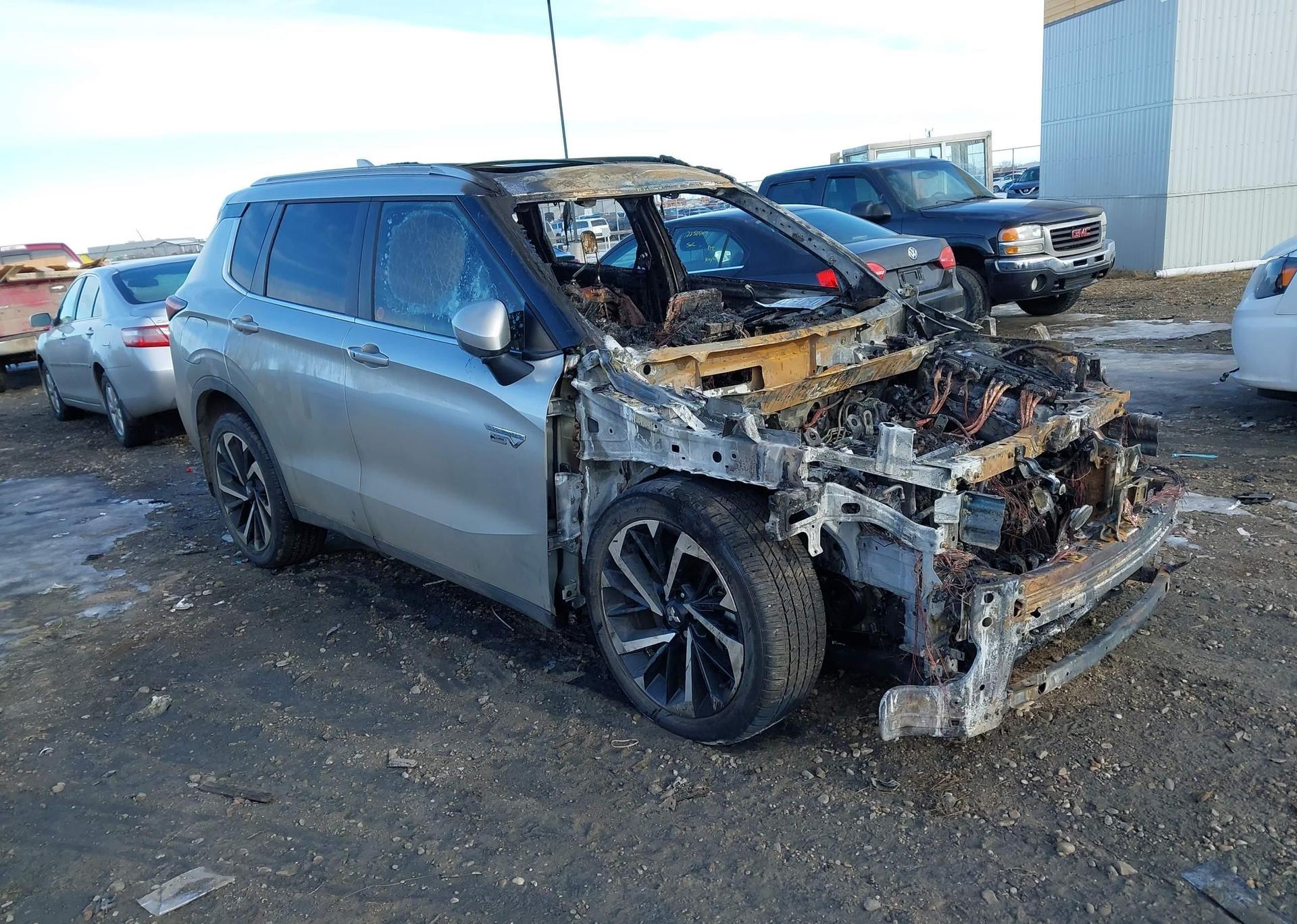 2024 MITSUBISHI OUTLANDER SE
