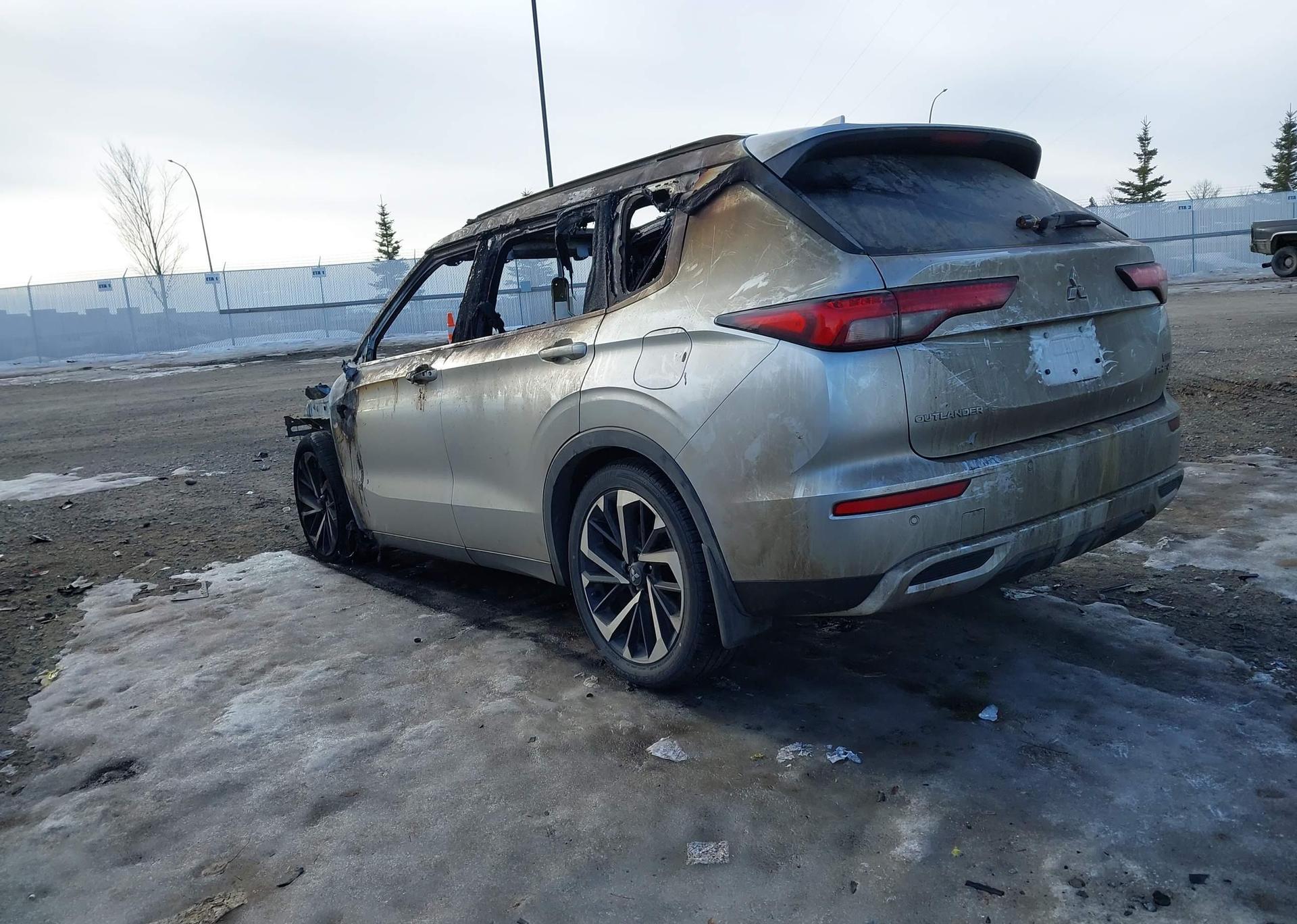 2024 MITSUBISHI OUTLANDER SE