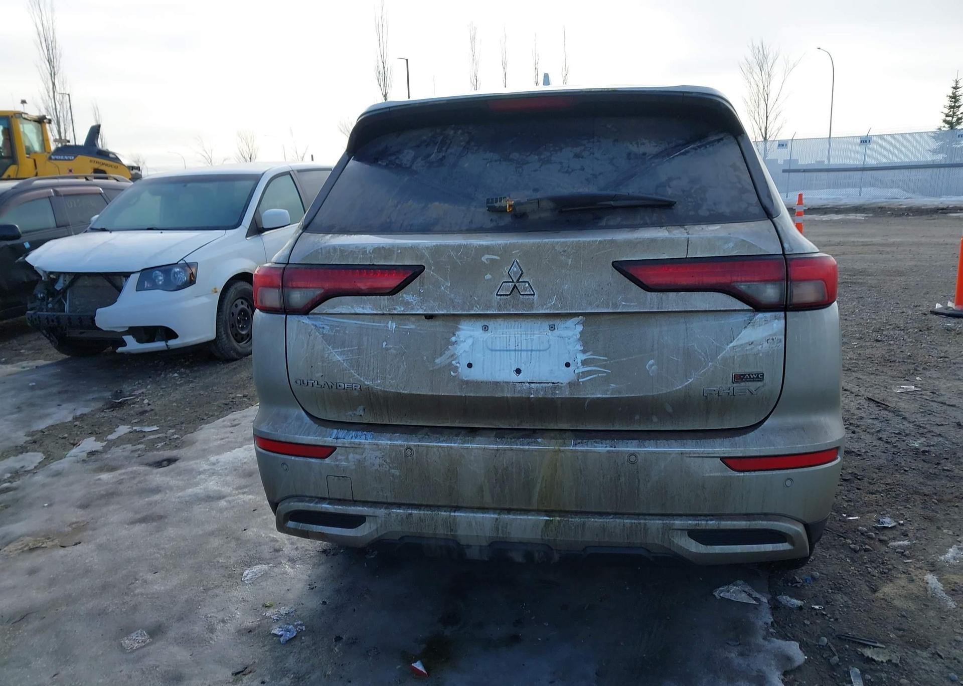 2024 MITSUBISHI OUTLANDER SE