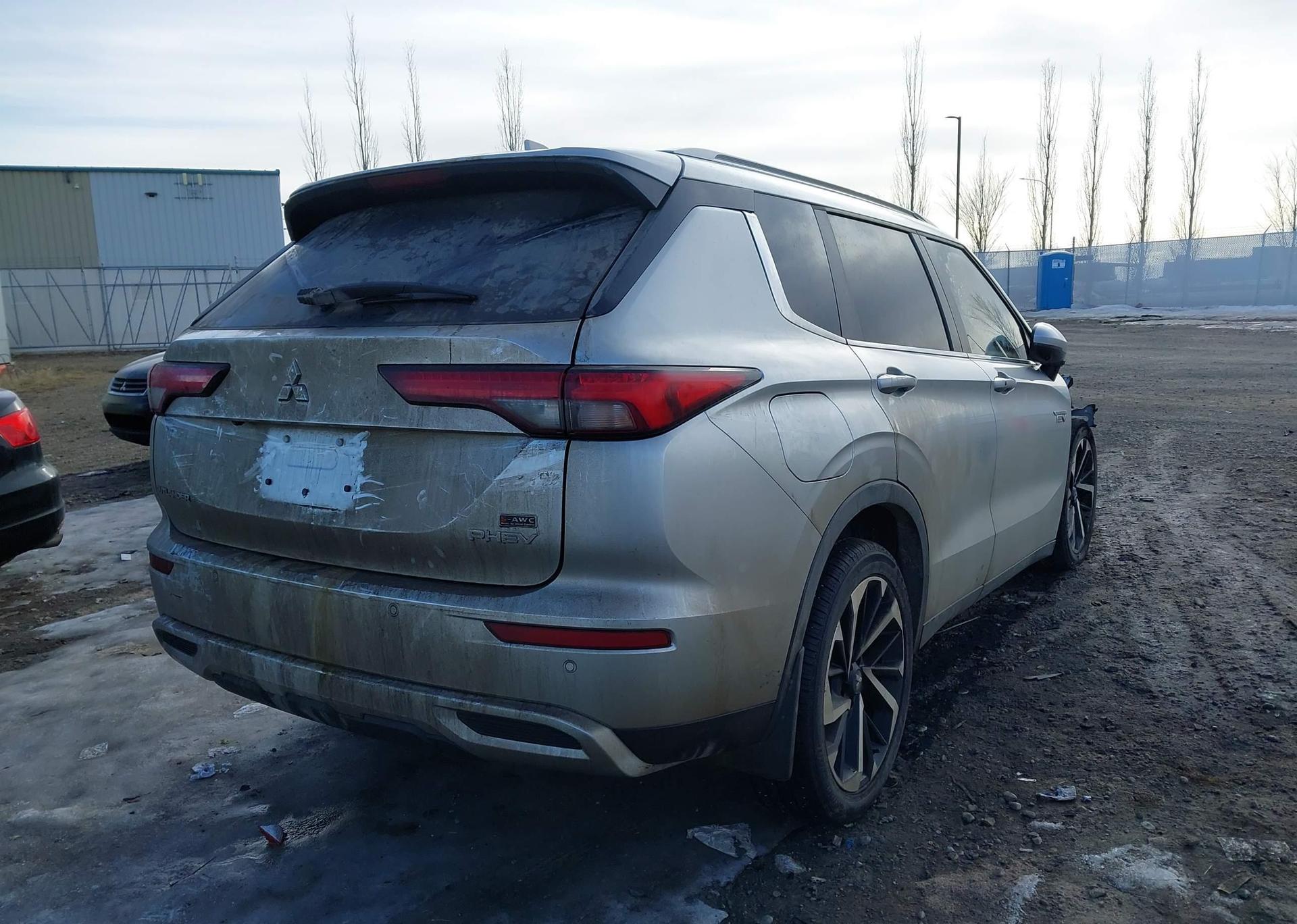 2024 MITSUBISHI OUTLANDER SE