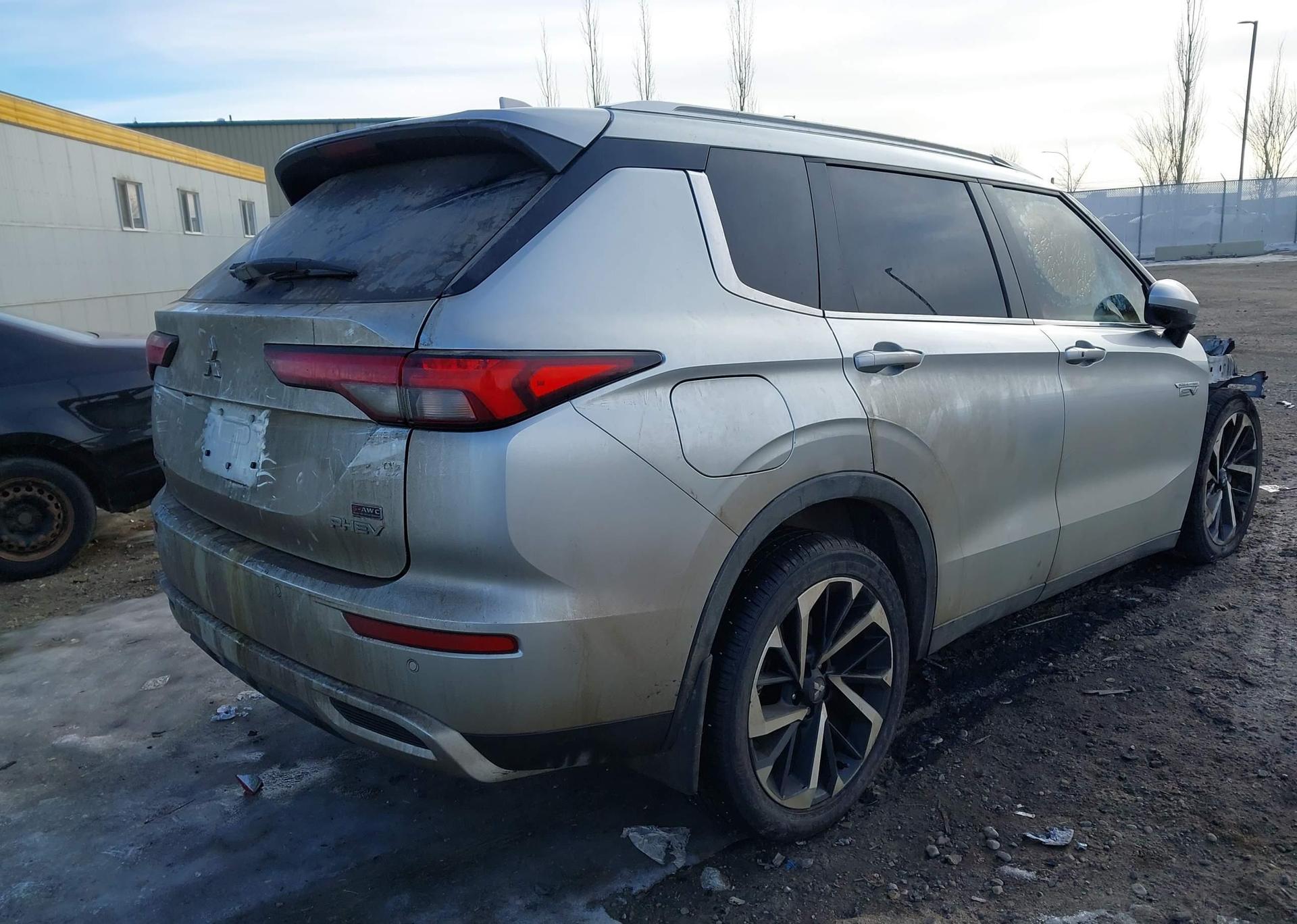 2024 MITSUBISHI OUTLANDER SE