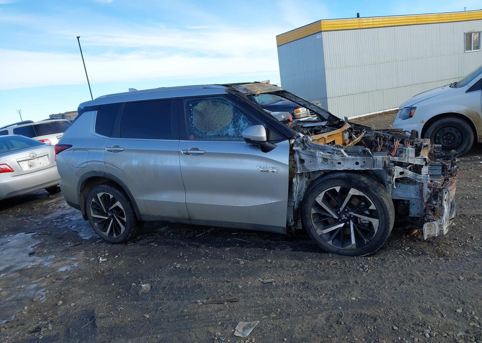 2024 MITSUBISHI OUTLANDER SE