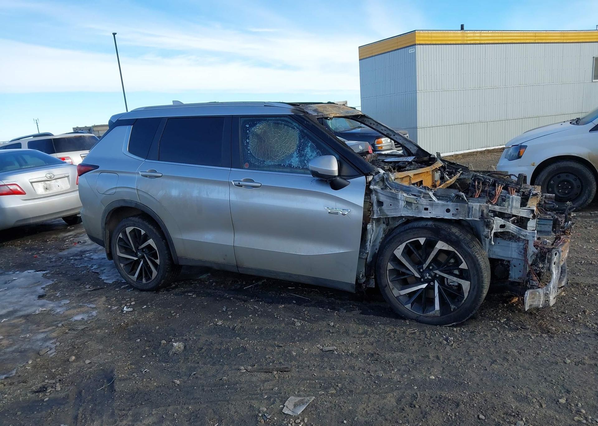 2024 MITSUBISHI OUTLANDER SE
